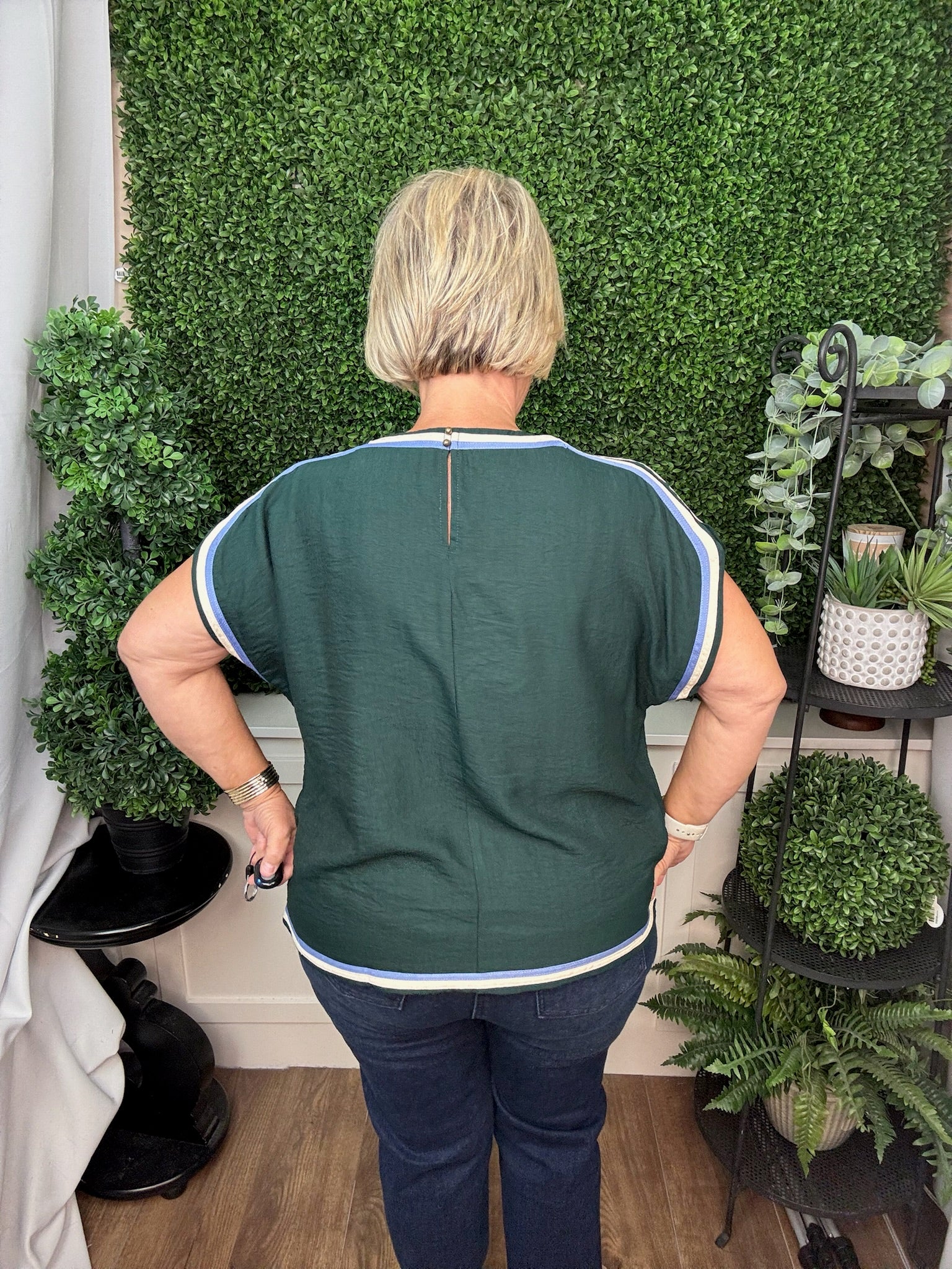 CONTRAST TRIM KNIT TOP - CHOCOLATE/HUNTER GREEN