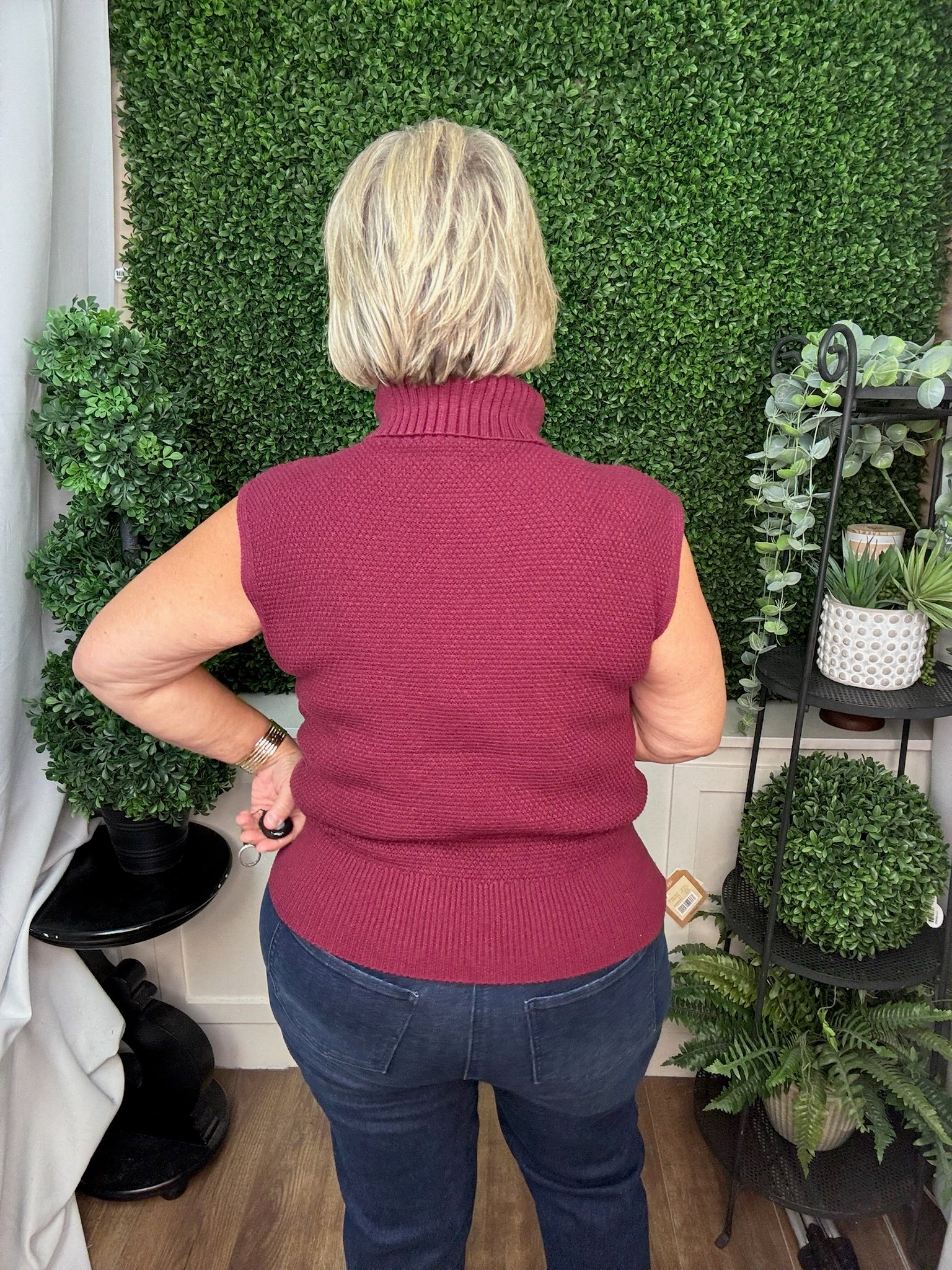 CAP SLEEVE TURTLENECK CABLE SWEATER TOP - WINE