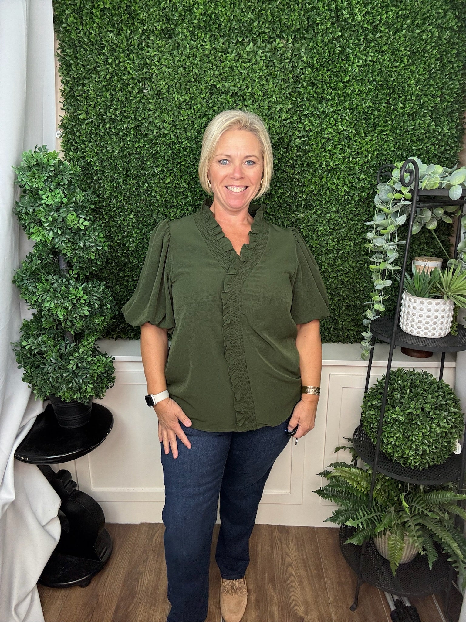 SHORT BUBBLE SLEEVE SMOCKED NECK TOP - NAVY/ OLIVE