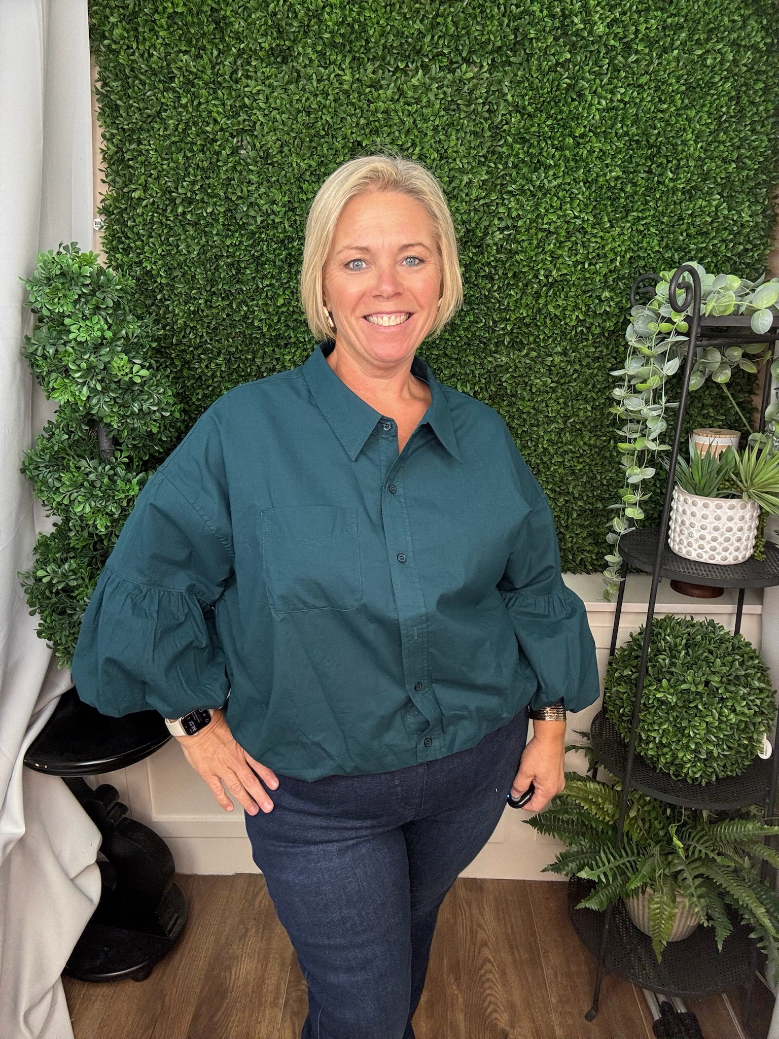 COLLARED BUTTON-FRONT BLOUSE WITH RUFFLE SLEEVES - DEEP TEAL/FESTIVAL FUSCHIA