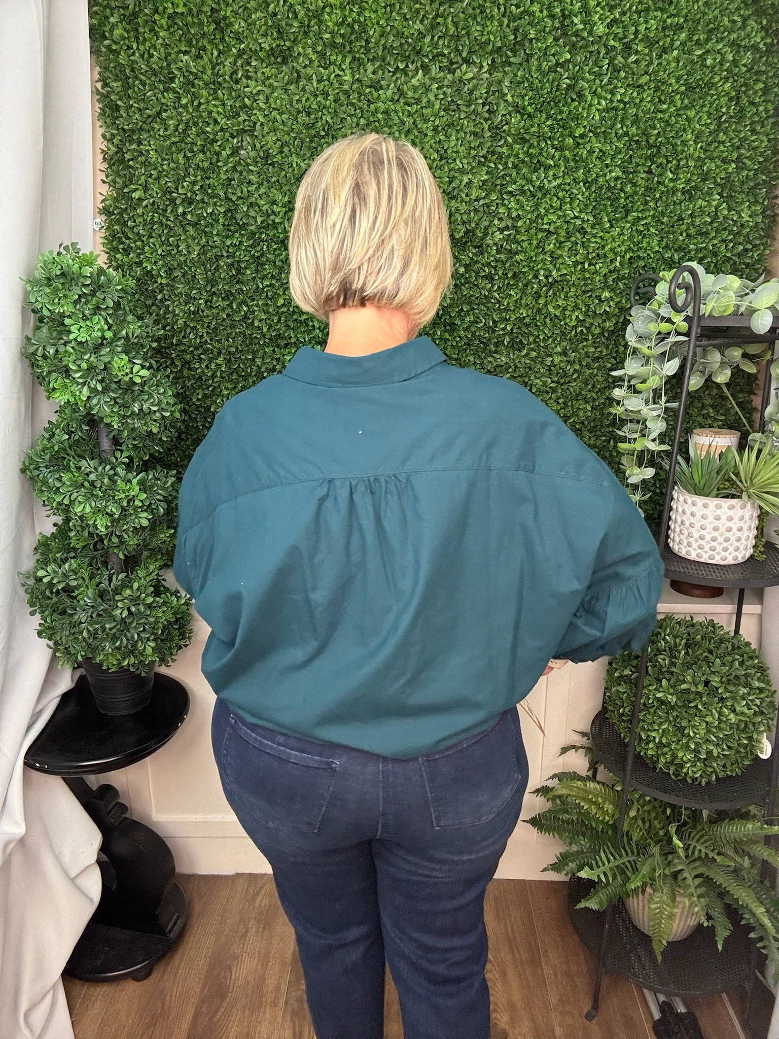 COLLARED BUTTON-FRONT BLOUSE WITH RUFFLE SLEEVES - DEEP TEAL/FESTIVAL FUSCHIA