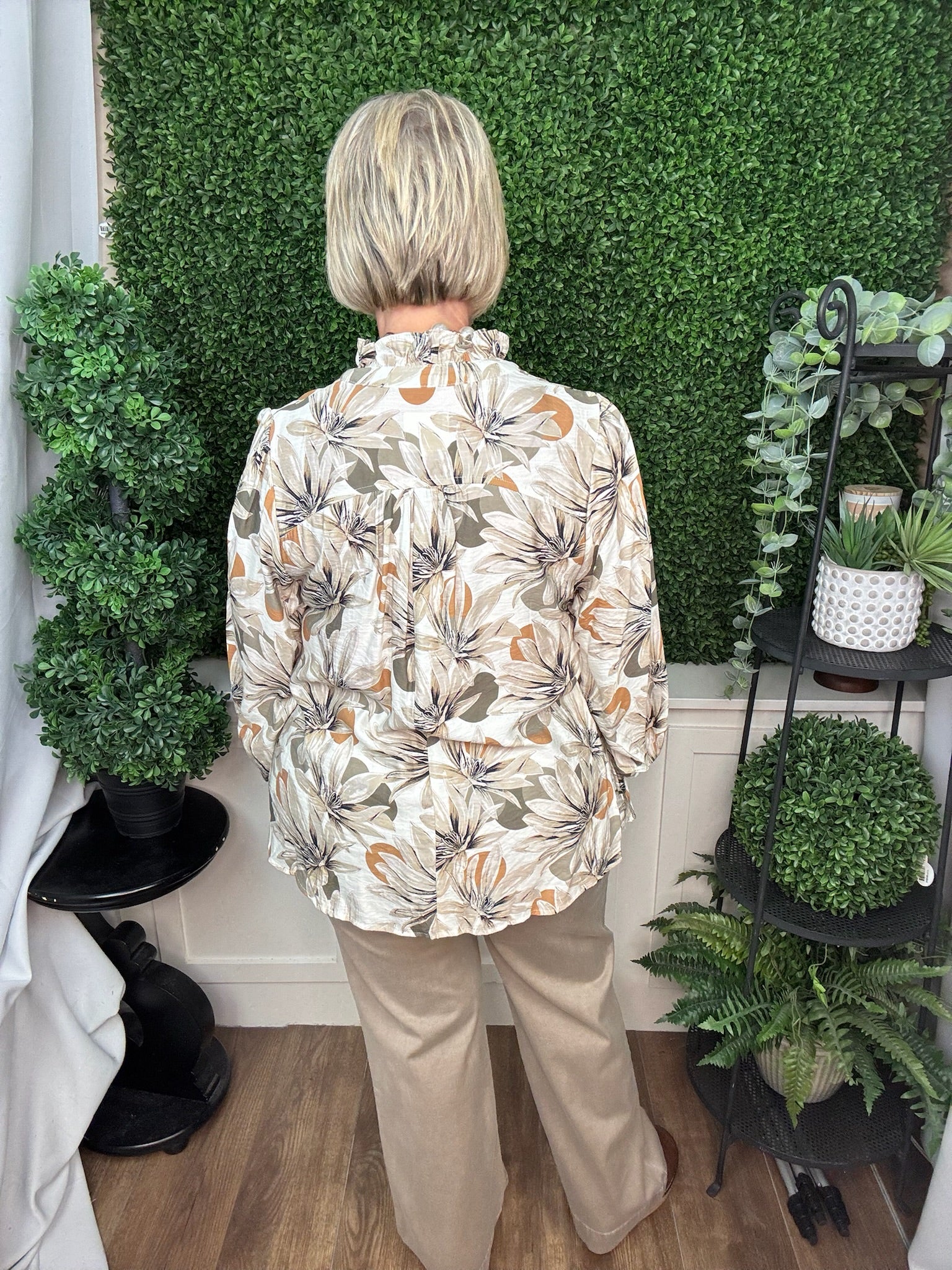 NO LINING FLORAL PRINT LONG SLEEVE TOP WITH CONTRAST DETAIL - TAUPE MIX