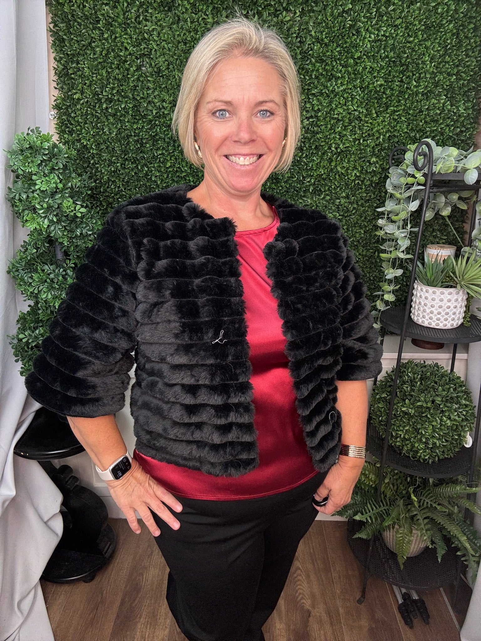HALF SLEEVE FAUX FUR CROP JACKET - BLACK