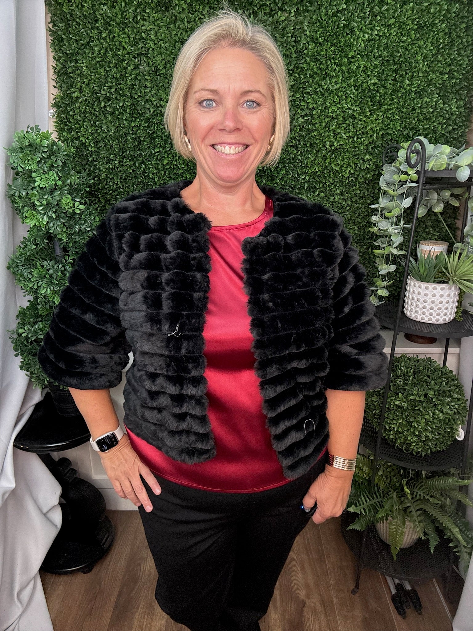 HALF SLEEVE FAUX FUR CROP JACKET - BLACK