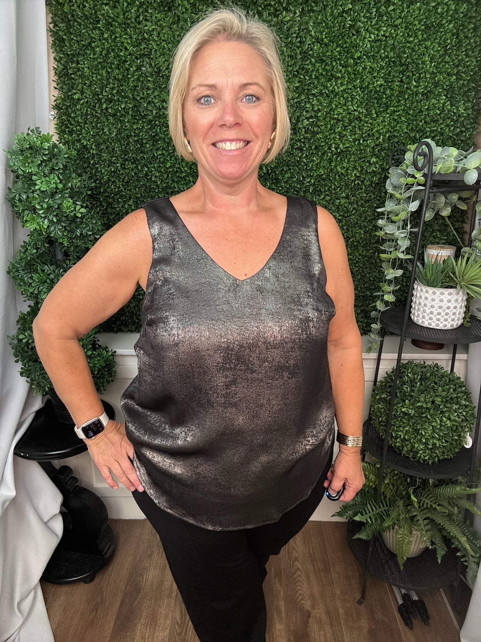 SLEEVELESS V-NECK METALLIC TOP - GUN METAL