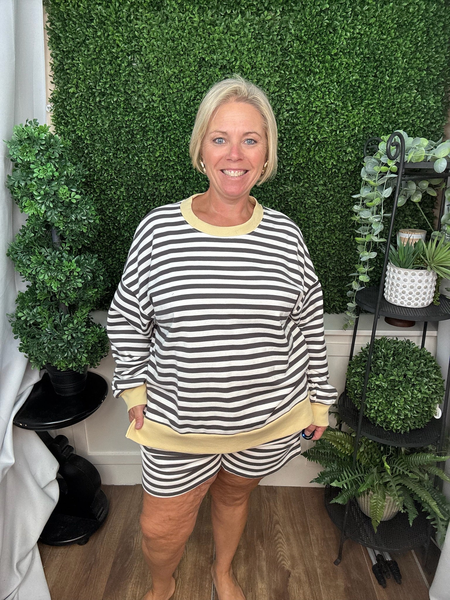 STRIPED CREW NECK LONG SLEEVE KNIT TOP AND SHORTS SET
