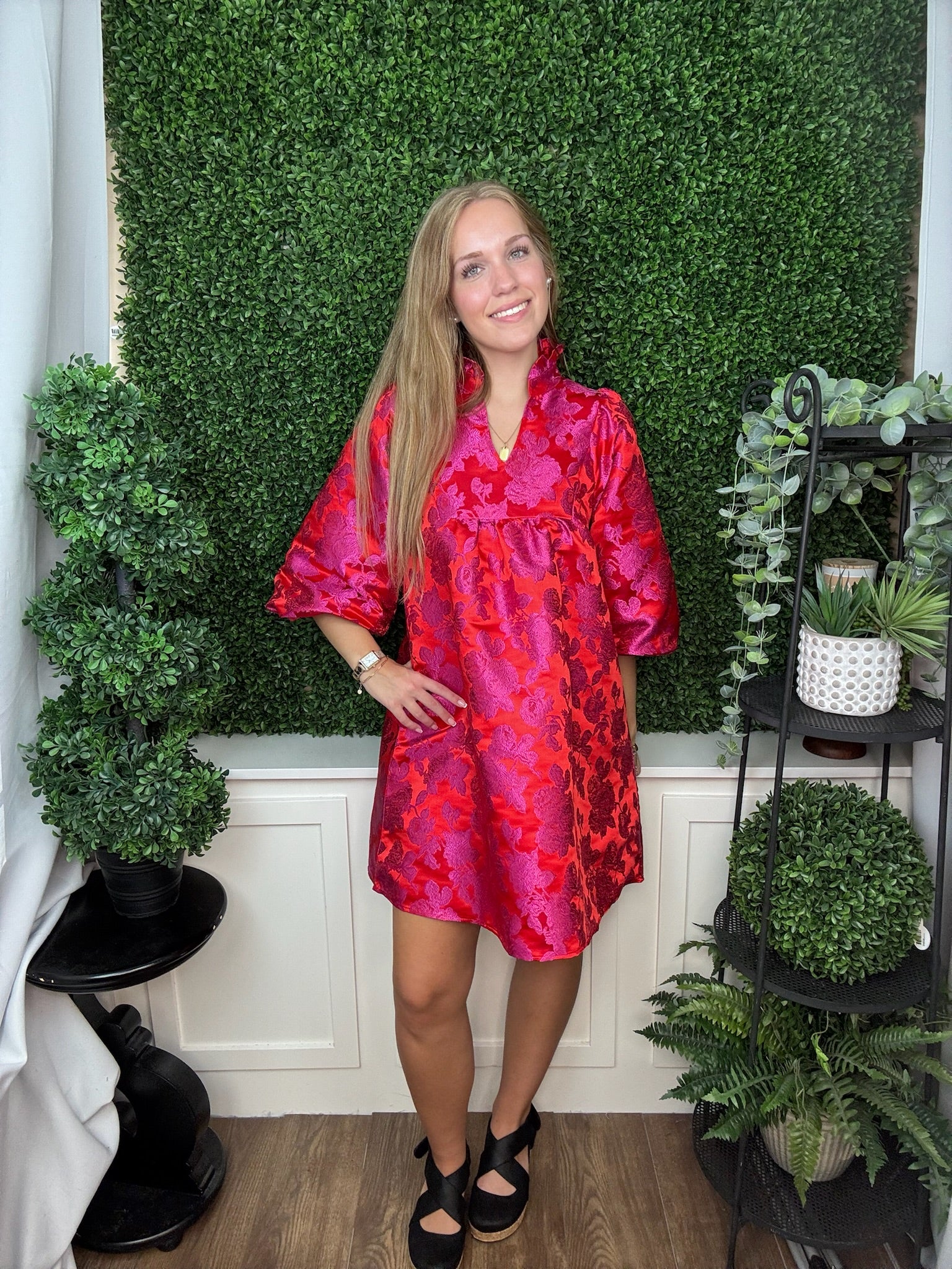 LONG SLEEVE RUFFLE NECK FLORAL JACQUARD BABYDOLL DRESS - TOMATO RED