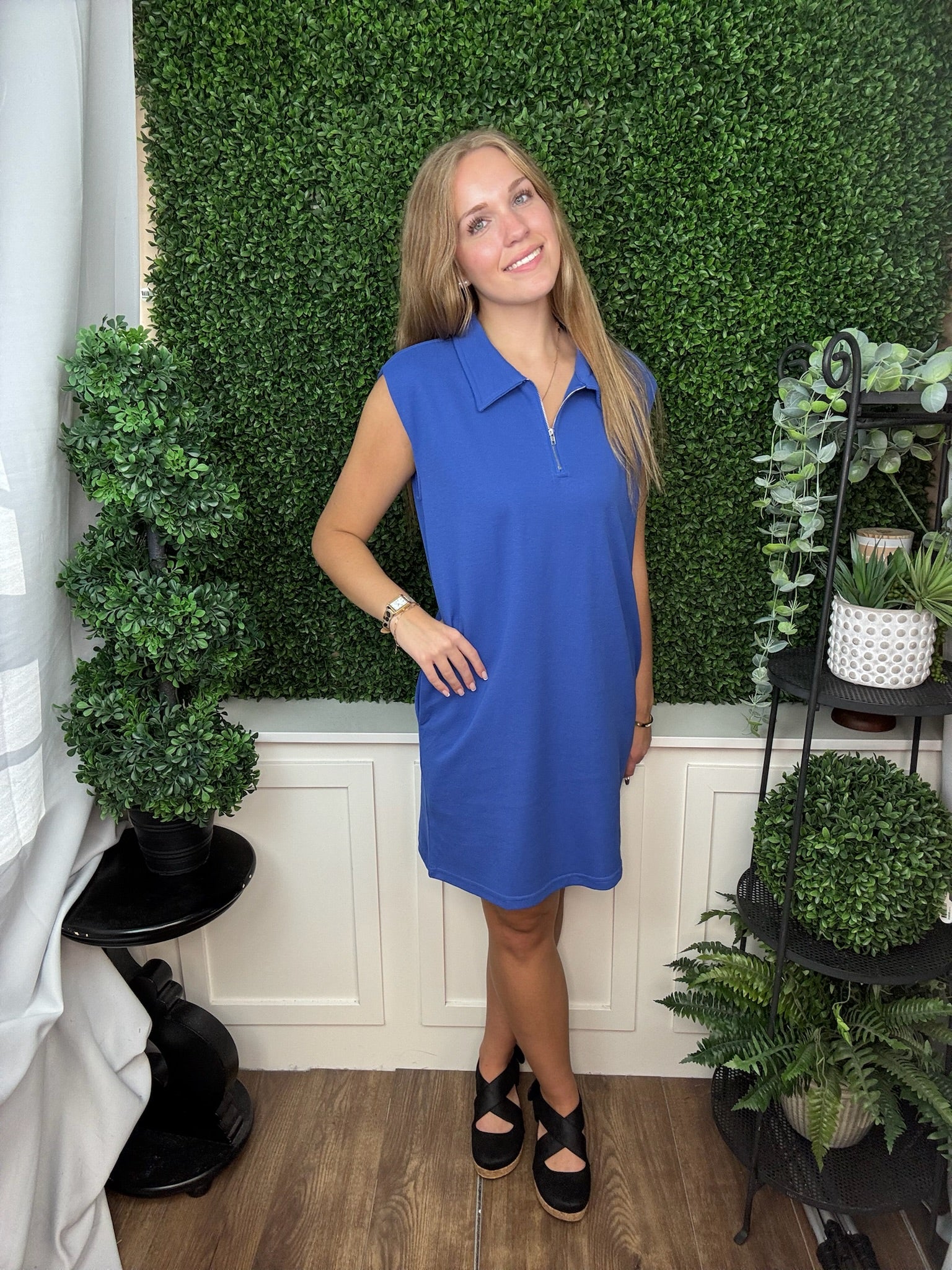 GAME DAY - SLEEVELESS POLO COLLAR HALF ZIP KNIT MINI DRESS WITH POCKETS - PURPLE/ROYAL BLUE/RED