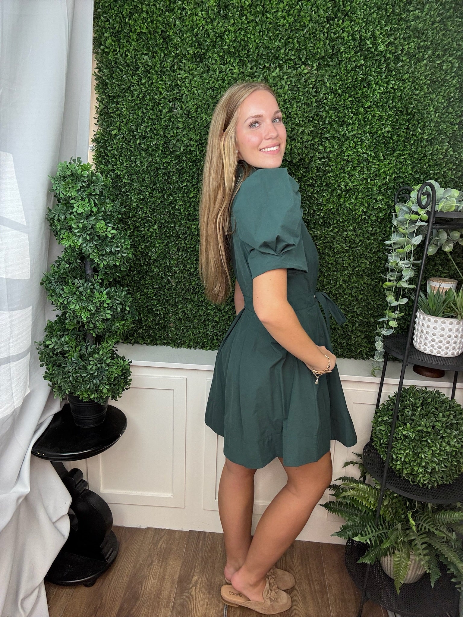 SHORT SLEEVE COLLARED BUTTON FRONT WAIST TIE DRESS - HUNTER GREEN
