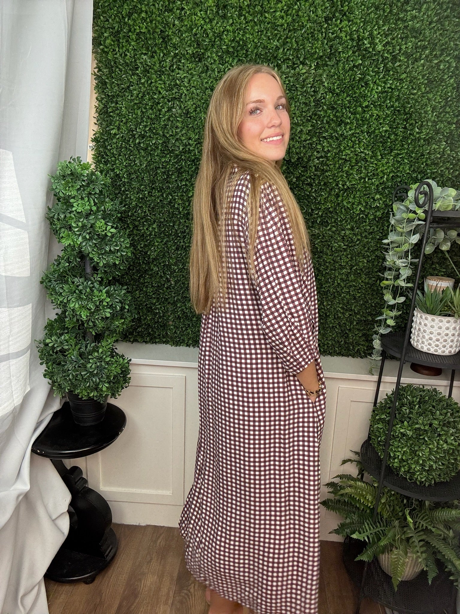 LINING CHECKERED WIDE OPEN COLLARED MIDI DRESS WITH POCKETS - RED BROWN