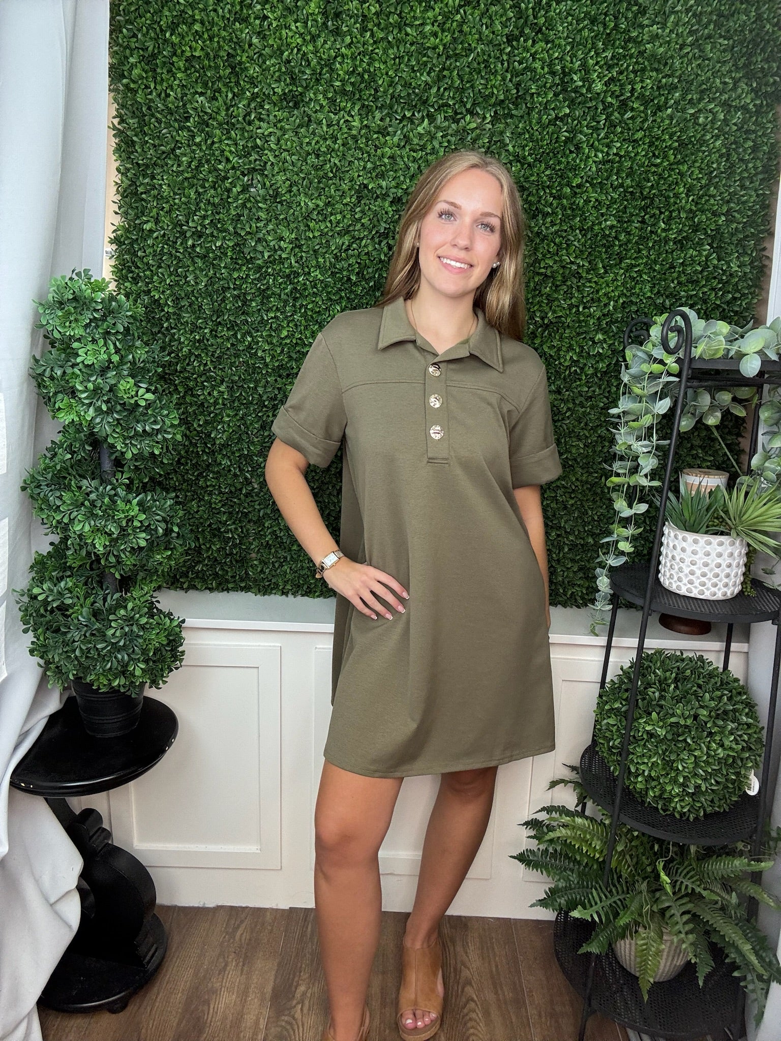 SHORT SLEEVE KNIT COLLARED SHIFT MINI DRESS - OLIVE