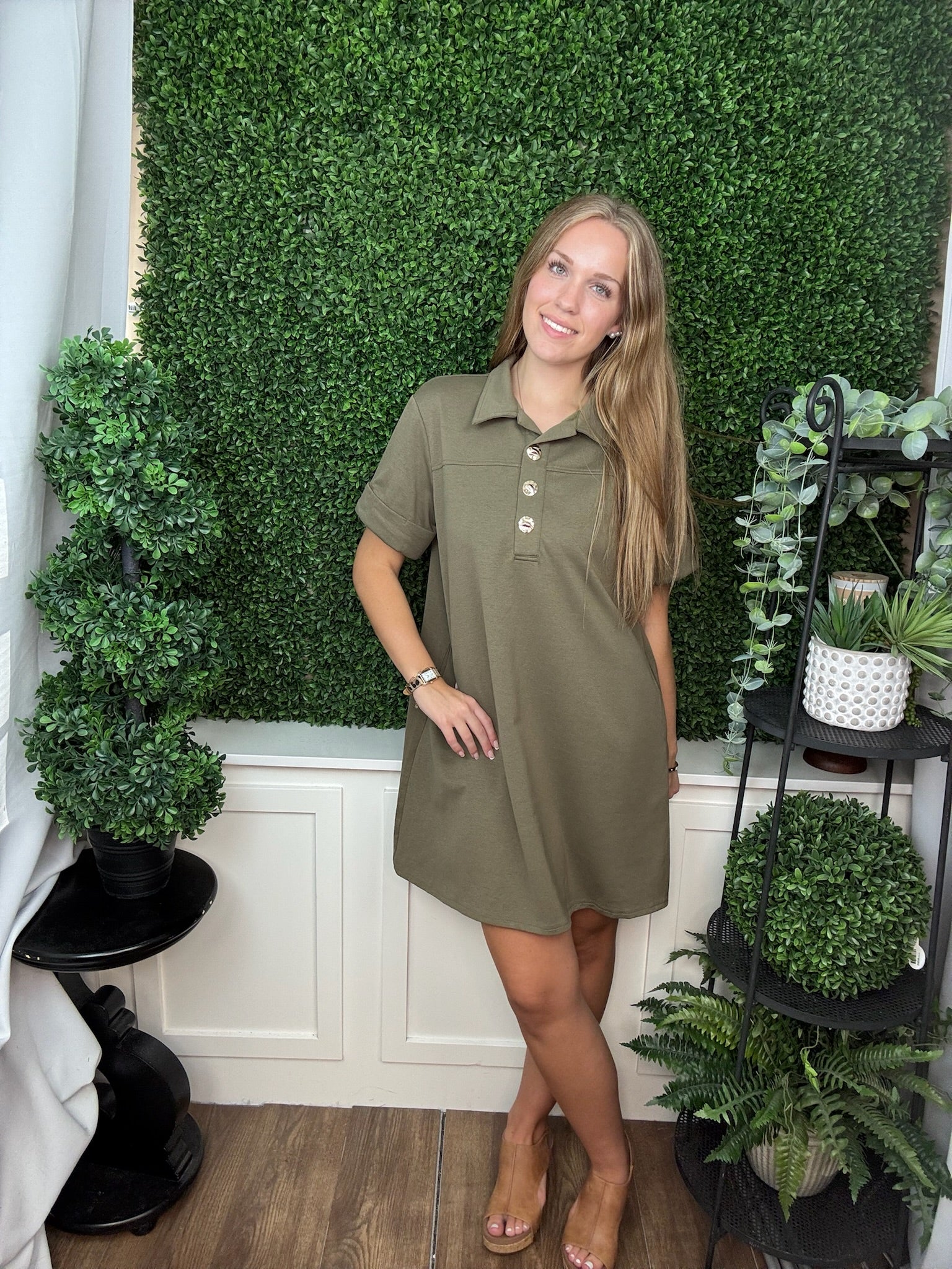 SHORT SLEEVE KNIT COLLARED SHIFT MINI DRESS - OLIVE