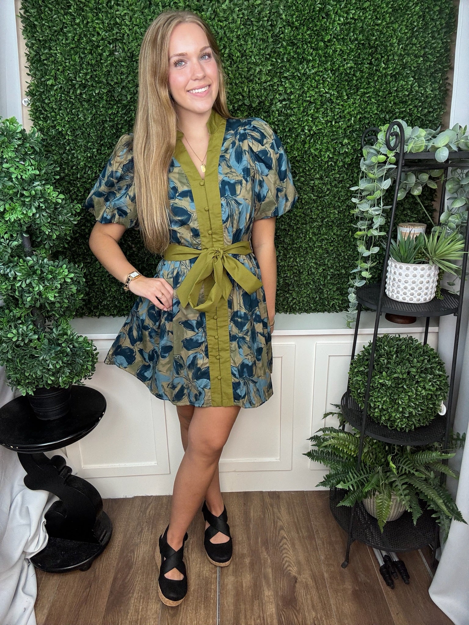 FLORAL TIE WAIST MINI DRESS - OLIVE