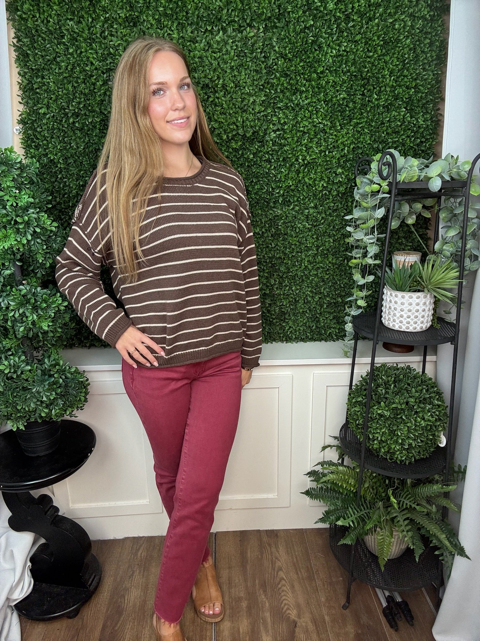 LONG SLEEVE STRIPED KNIT SWEATER - CHOCOLATE BROWN