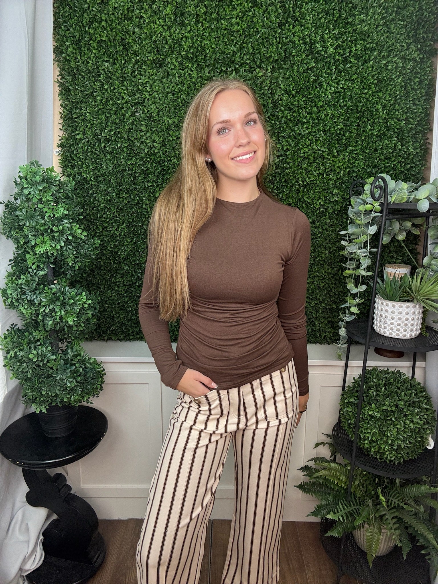 RUCHED NECK LONG SLEEVE KNIT TOP - BLACK/ CHOCOLATE BROWN