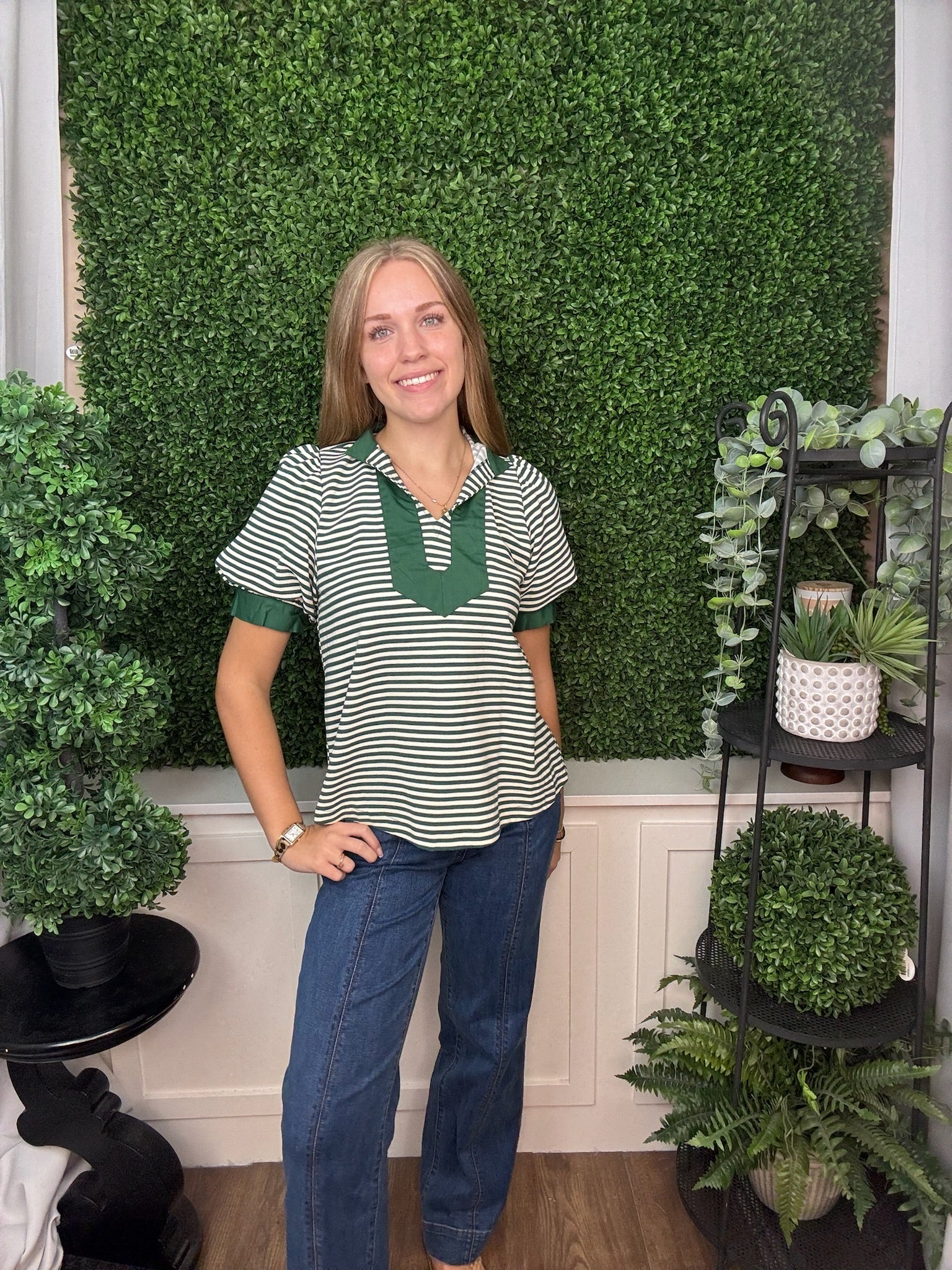 SHORT SLEEVE COLLARED STRIPED WOVEN TOP WITH RUFFLE CUFFS - HUNTER GREEN/BURGUNDY