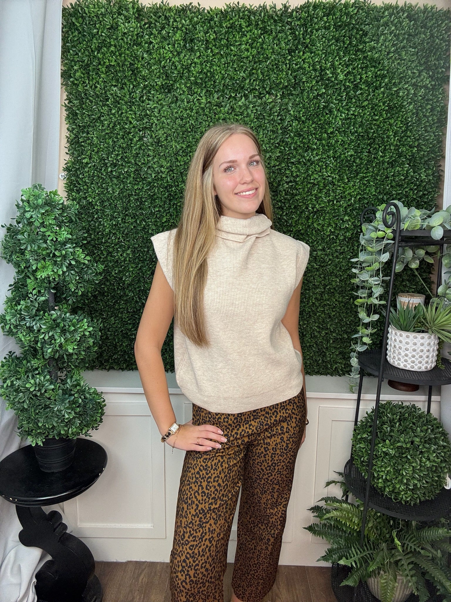 SHORT SLEEVE COLLARED V-NECK KNIT TOP SWEATER - BROWN/OATMEAL