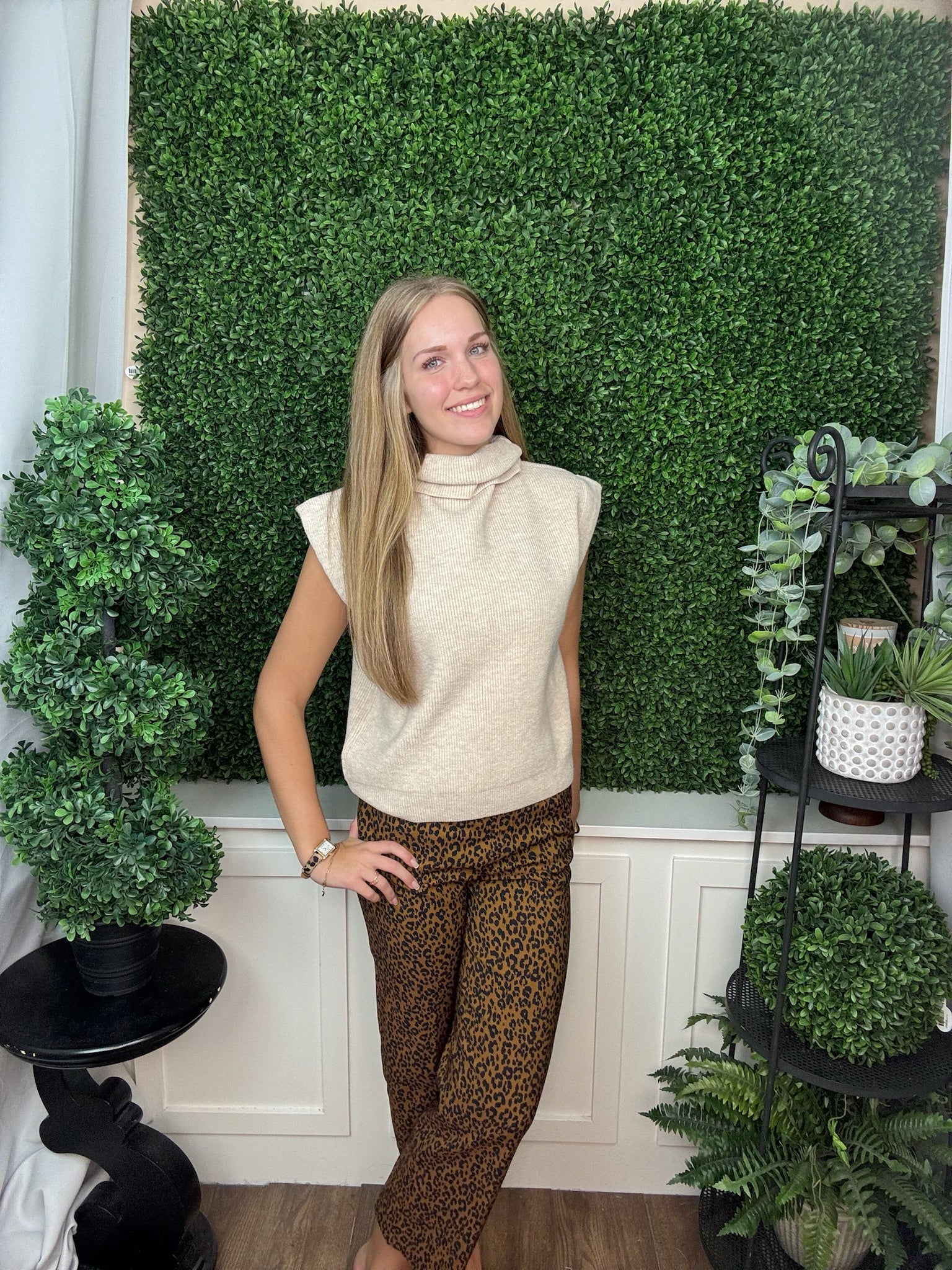 SHORT SLEEVE COLLARED V-NECK KNIT TOP SWEATER - BROWN/OATMEAL