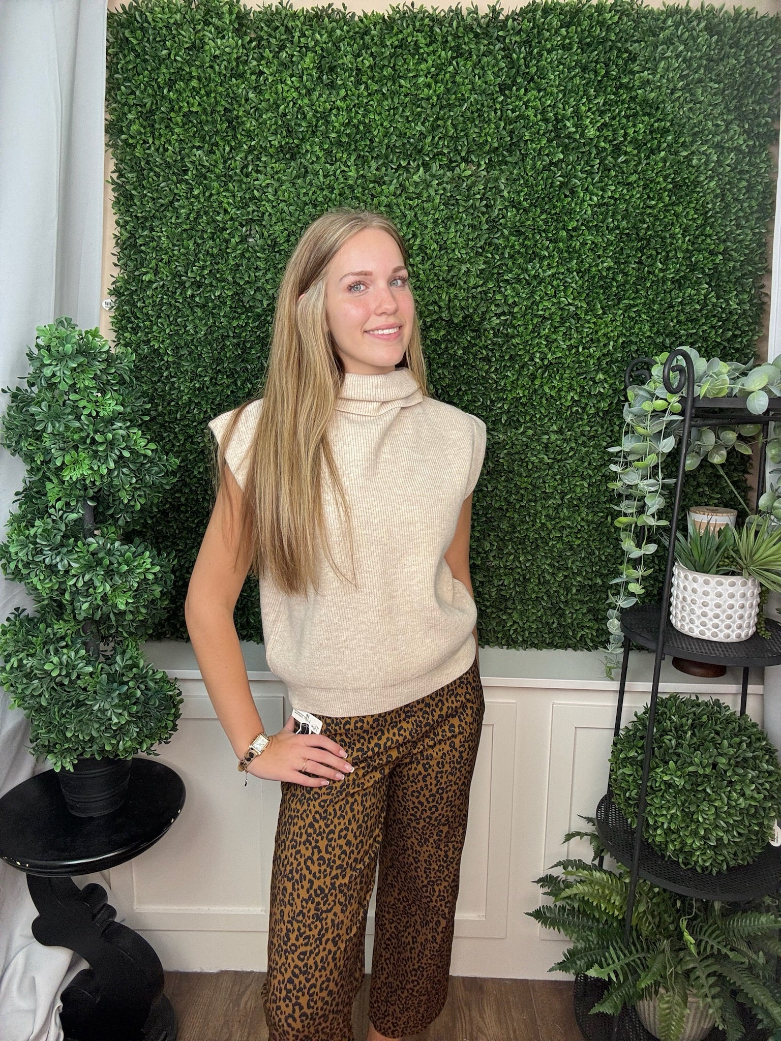 SHORT SLEEVE COLLARED V-NECK KNIT TOP SWEATER - BROWN/OATMEAL