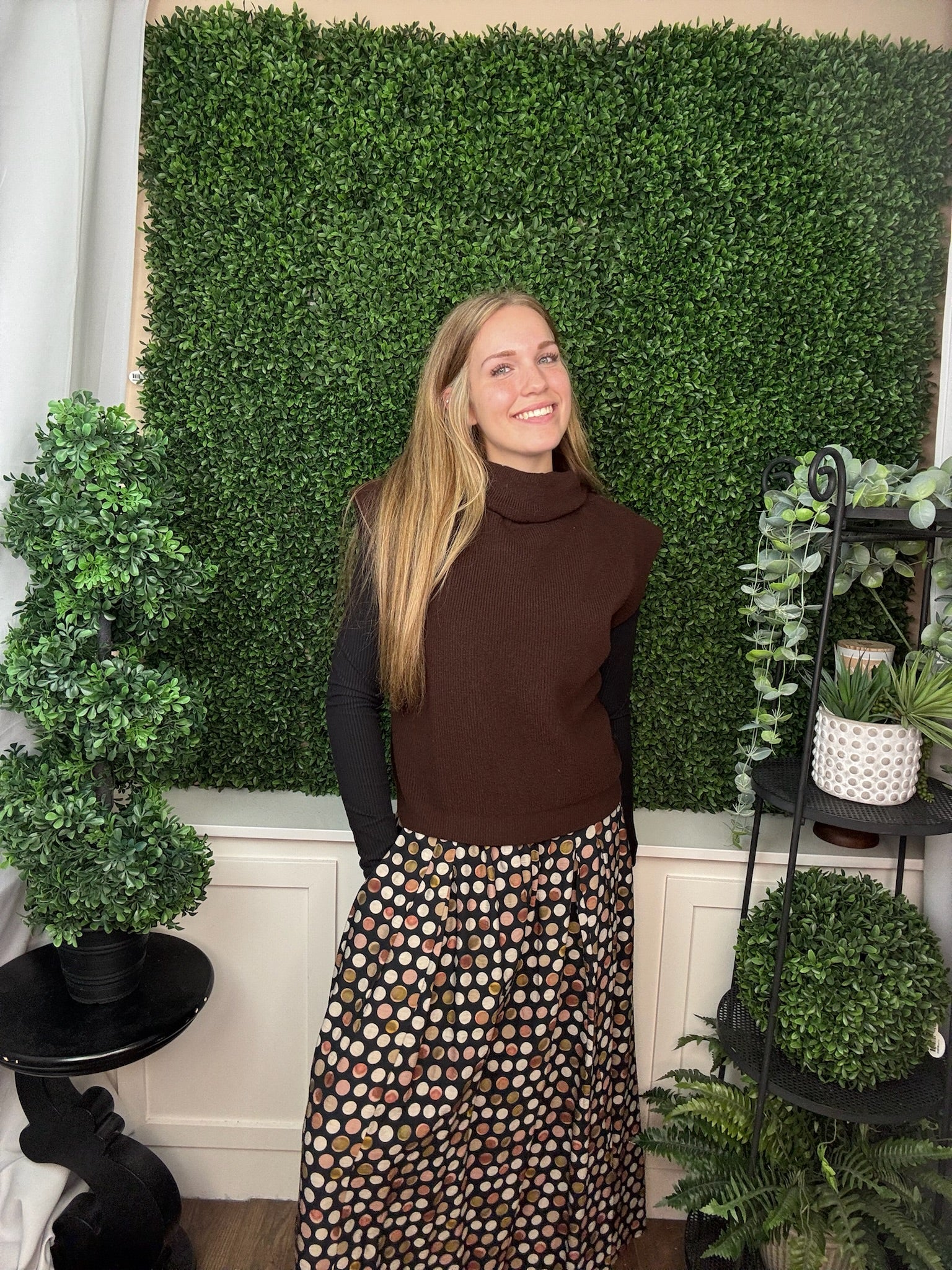 SHORT SLEEVE COLLARED V-NECK KNIT TOP SWEATER - BROWN/OATMEAL