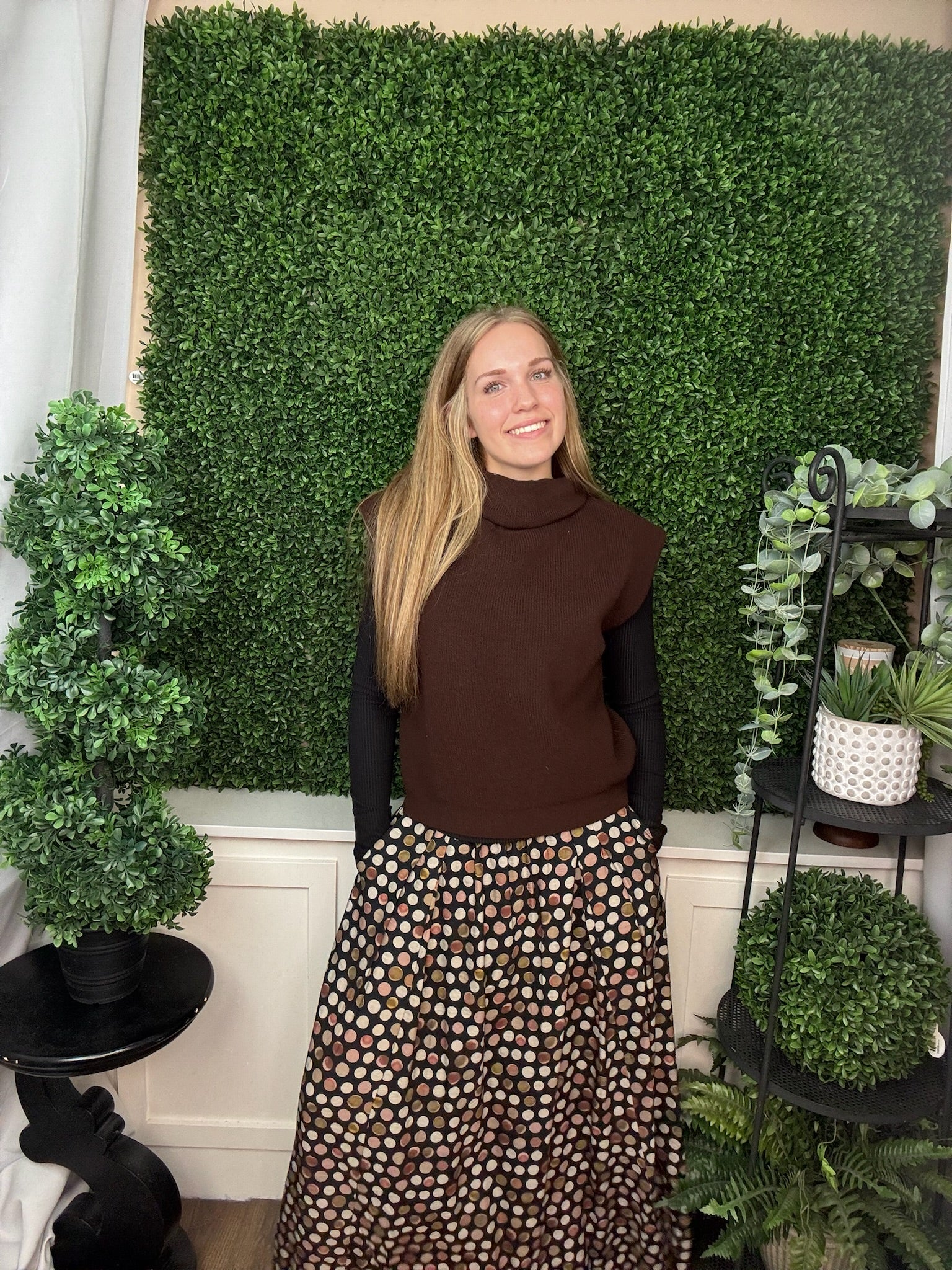SHORT SLEEVE COLLARED V-NECK KNIT TOP SWEATER - BROWN/OATMEAL