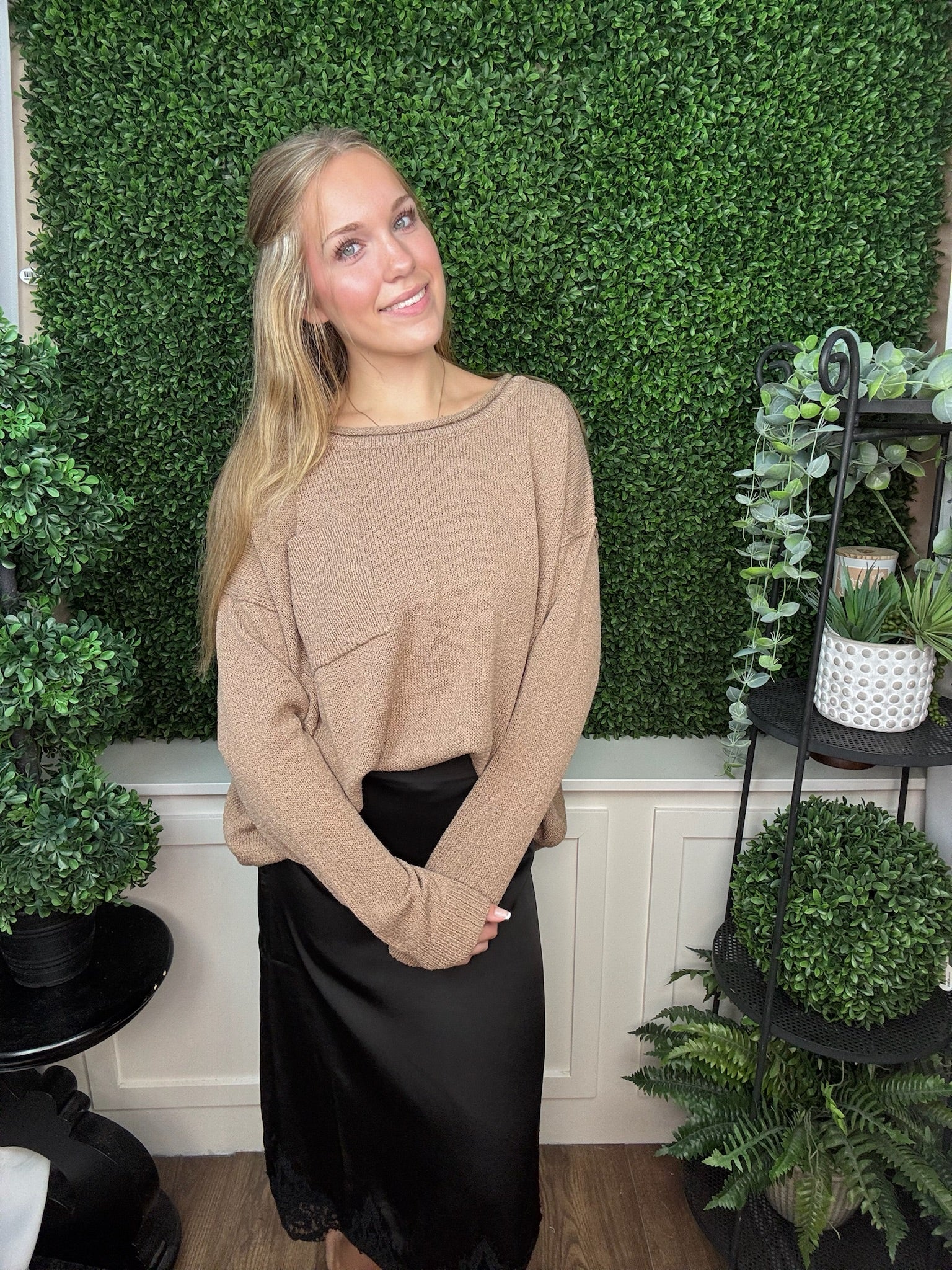 CREWNECK KNIT LONG-SLEEVE SWEATER TOP - COFFEE