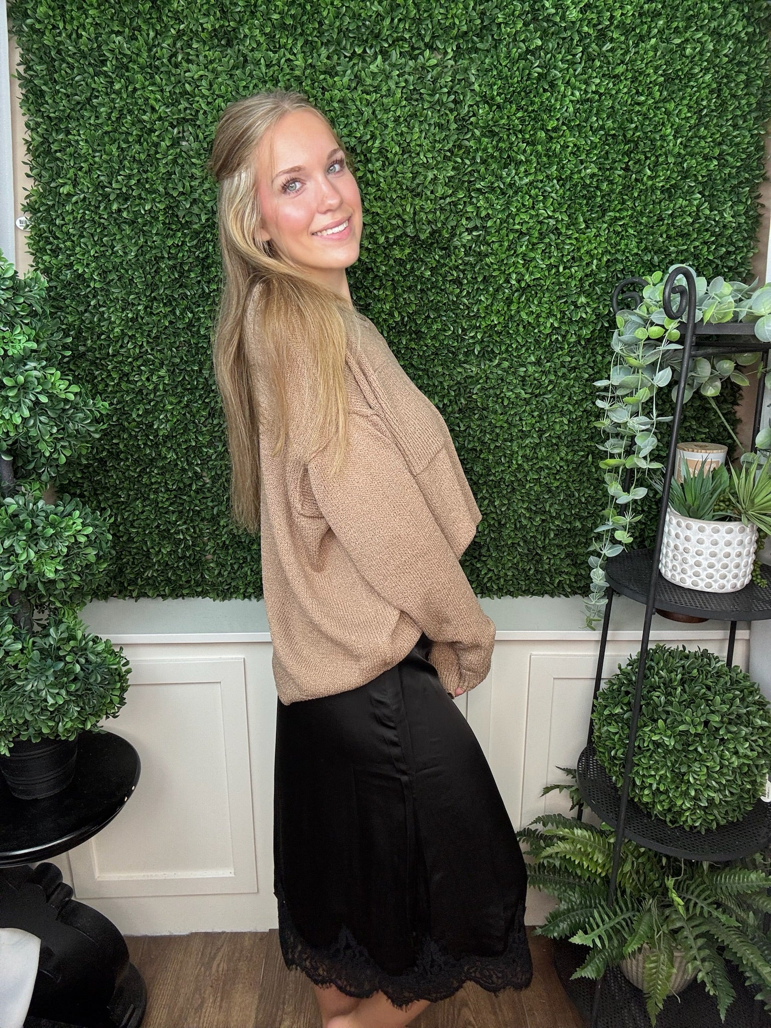 CREWNECK KNIT LONG-SLEEVE SWEATER TOP - COFFEE