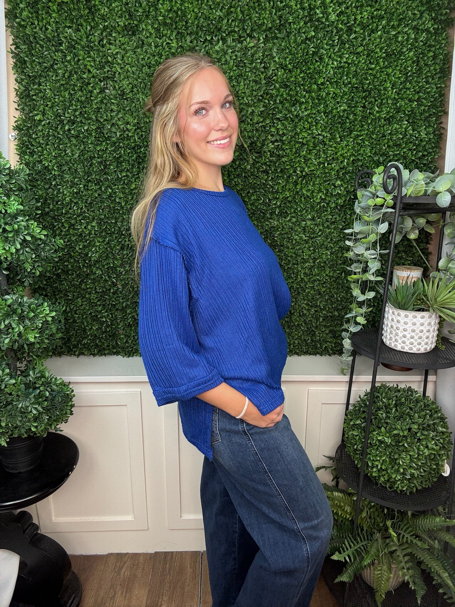 3/4 FOLDED SLEEVE KNIT TOP - OFF WHITE/ R. BLUE