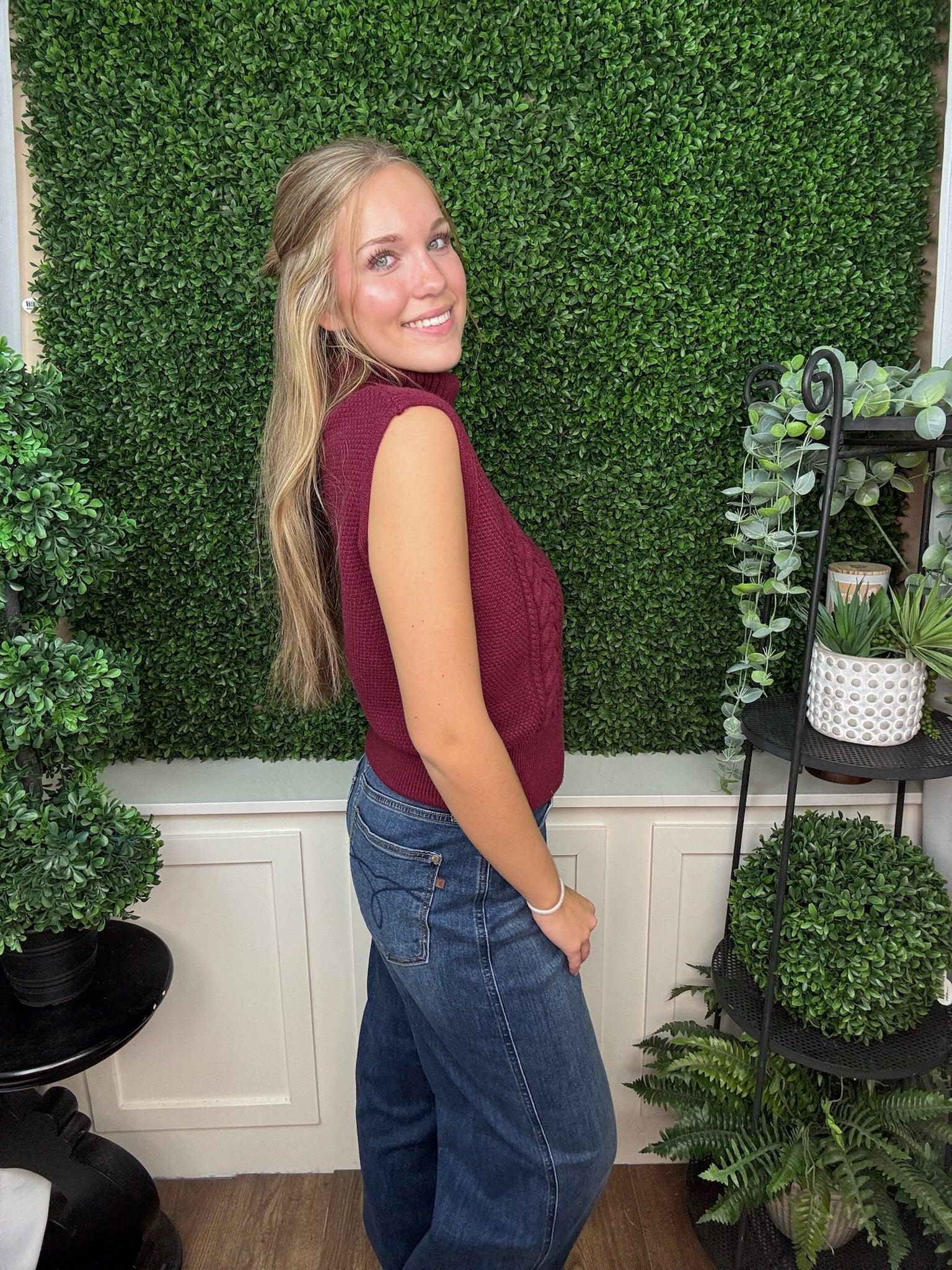CAP SLEEVE TURTLENECK CABLE SWEATER TOP - WINE