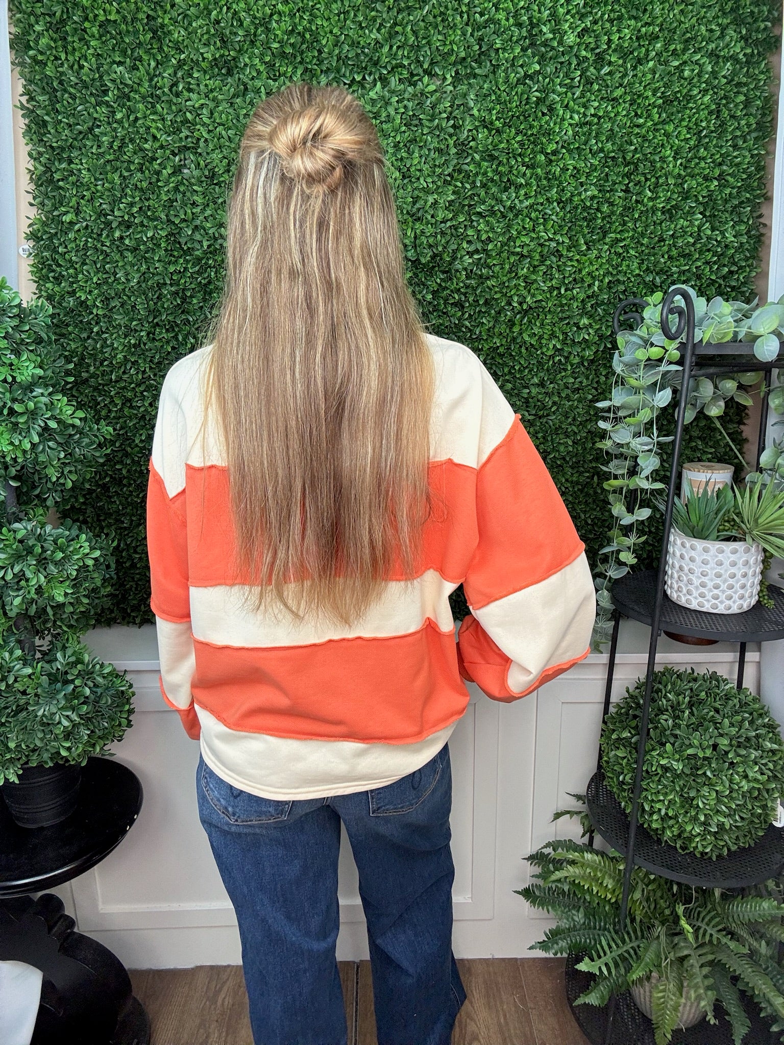 PUMPKIN APPLIQUÉ COLOR BLOCK PULLOVER - BURNT ORANGE CREAM