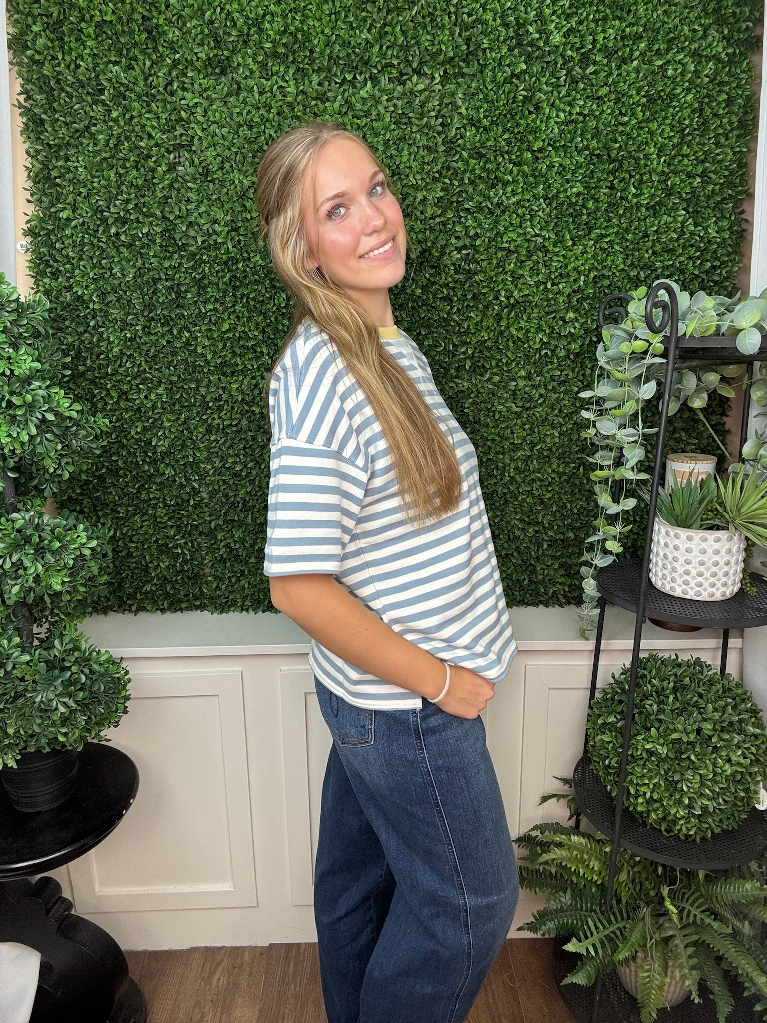 STRIPED SHORT SLEEVE TOP