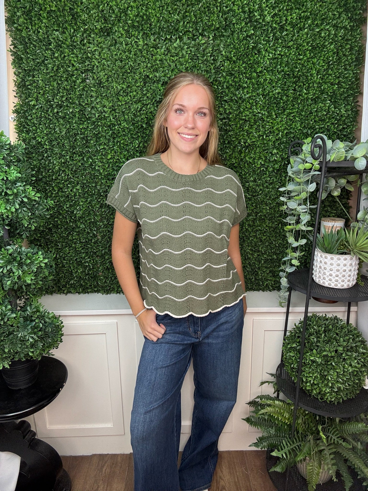 DROP SHORT SLEEVE SCALLOP STRIPED PATTERN KNIT SWEATER TOP - LT. TAUPE/ OLIVE
