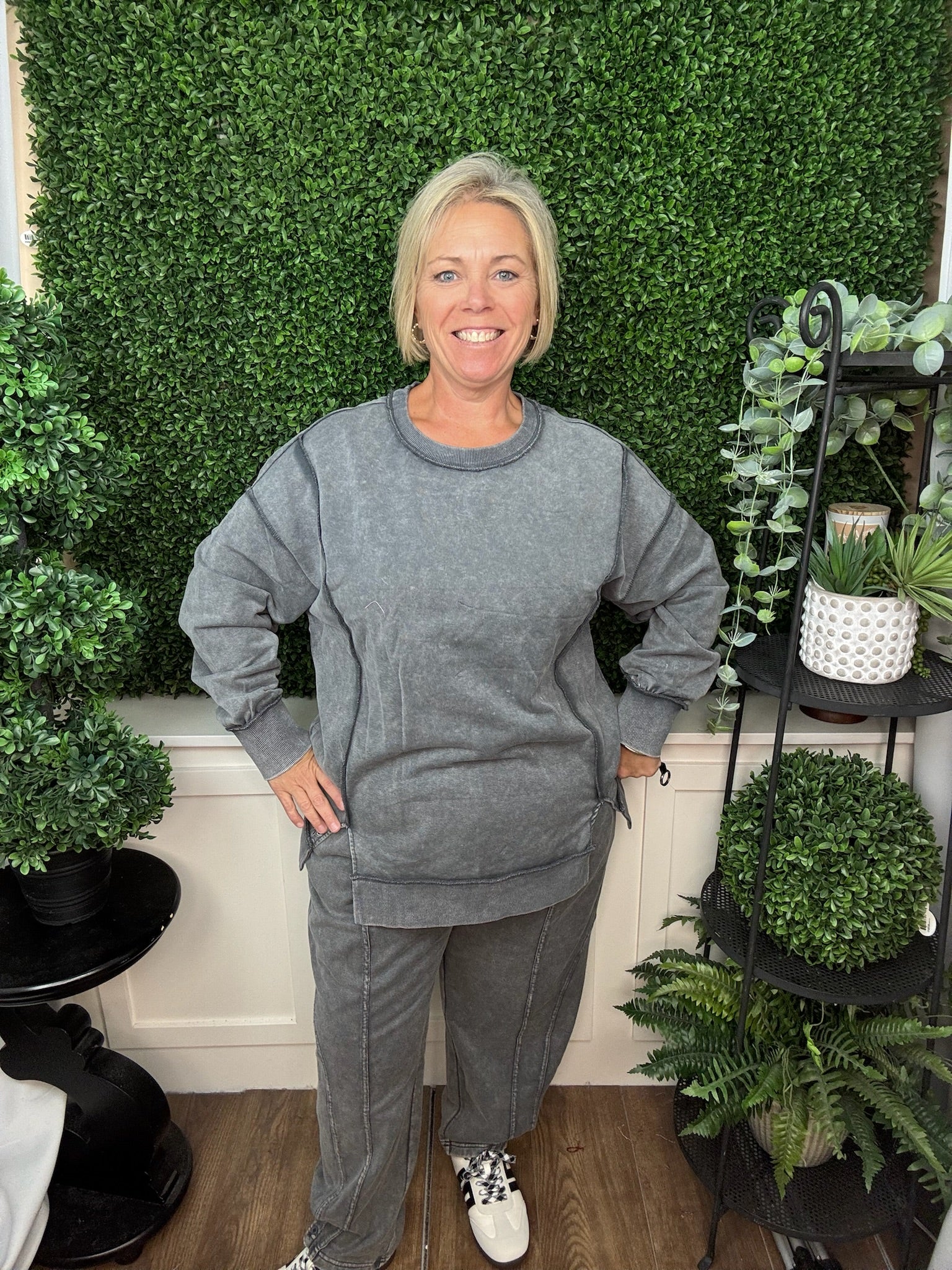 WASHED SWEATSHIRT - BLACK