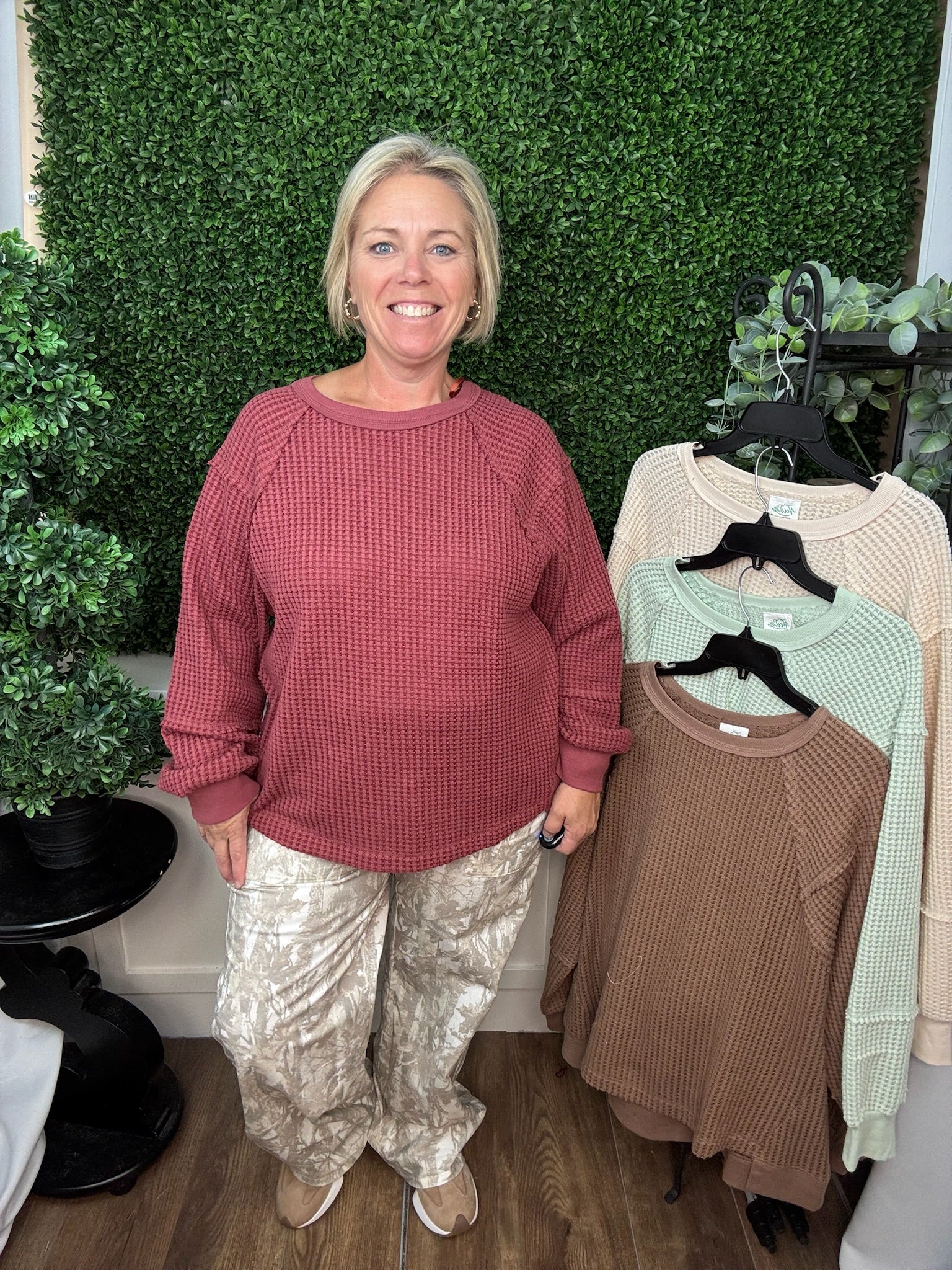 TEXTURED WAFFLE KNIT LONG SLEEVE SWEATER - CREAM/MOCHA/APPLE GREEN/BURGUNDY
