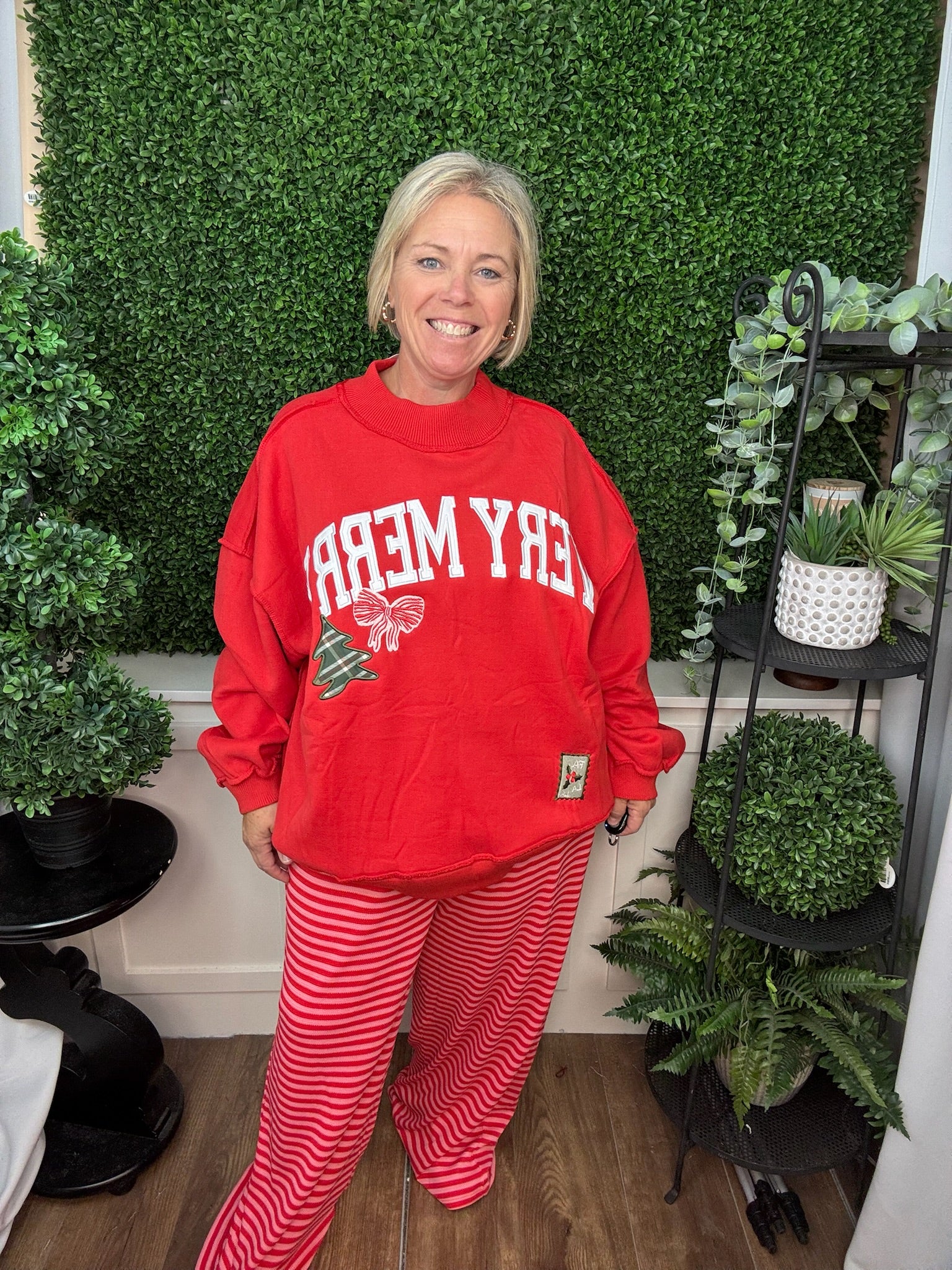 MOCKNECK SWEATSHIRT - VINTAGE VERY MERRY