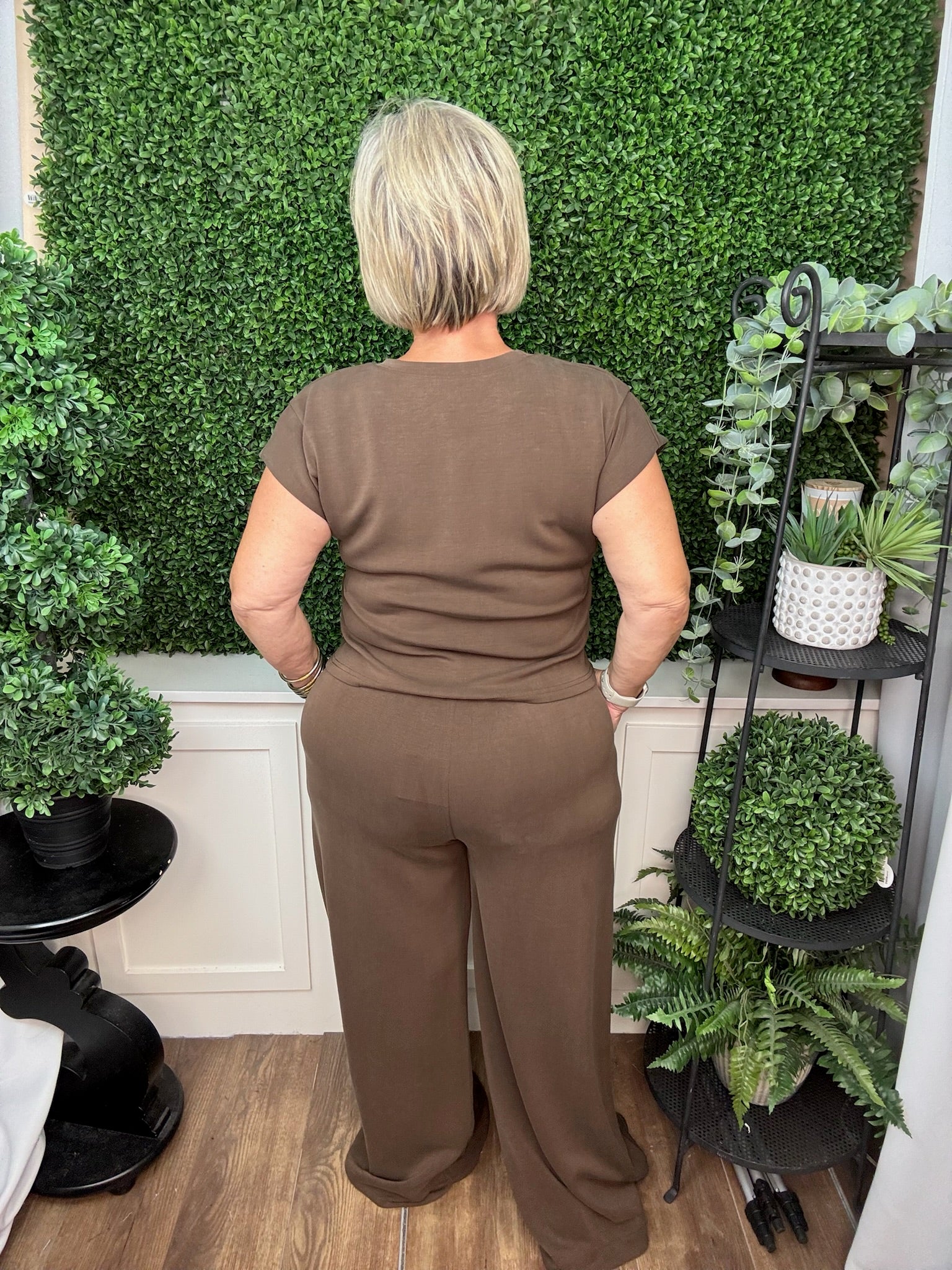 RIBBED CREW NECK TOP AND WIDE LEG PANTS SET - BROWN