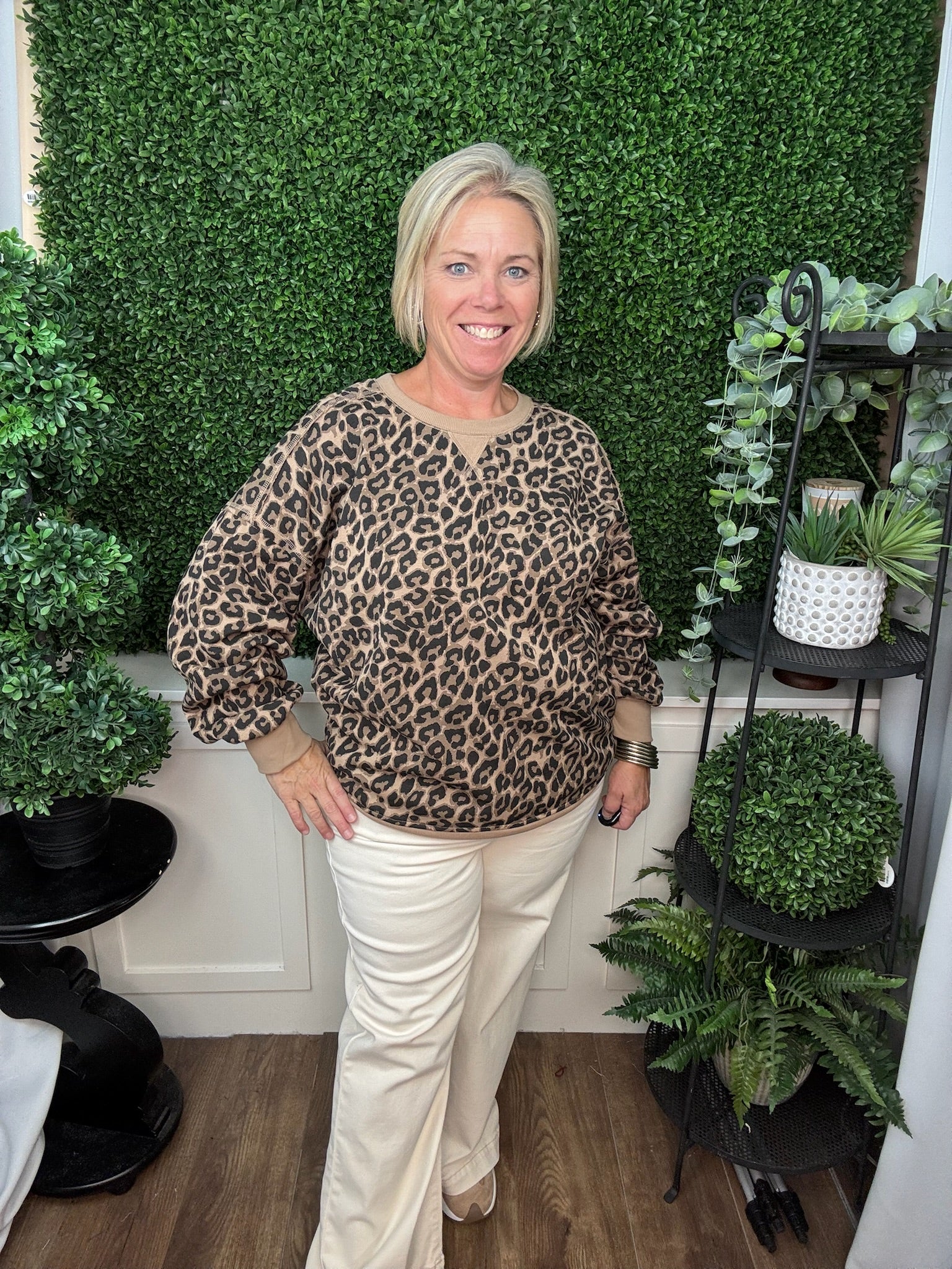 LEOPARD PRINT LONG SLEEVE SWEATSHIRT - TAUPE