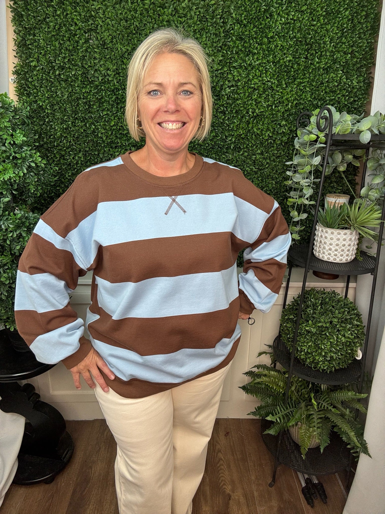 COLORBLOCK STRIPED CREWNECK SWEATSHIRT - CHOCO BROWN/ MOCHA/ RED