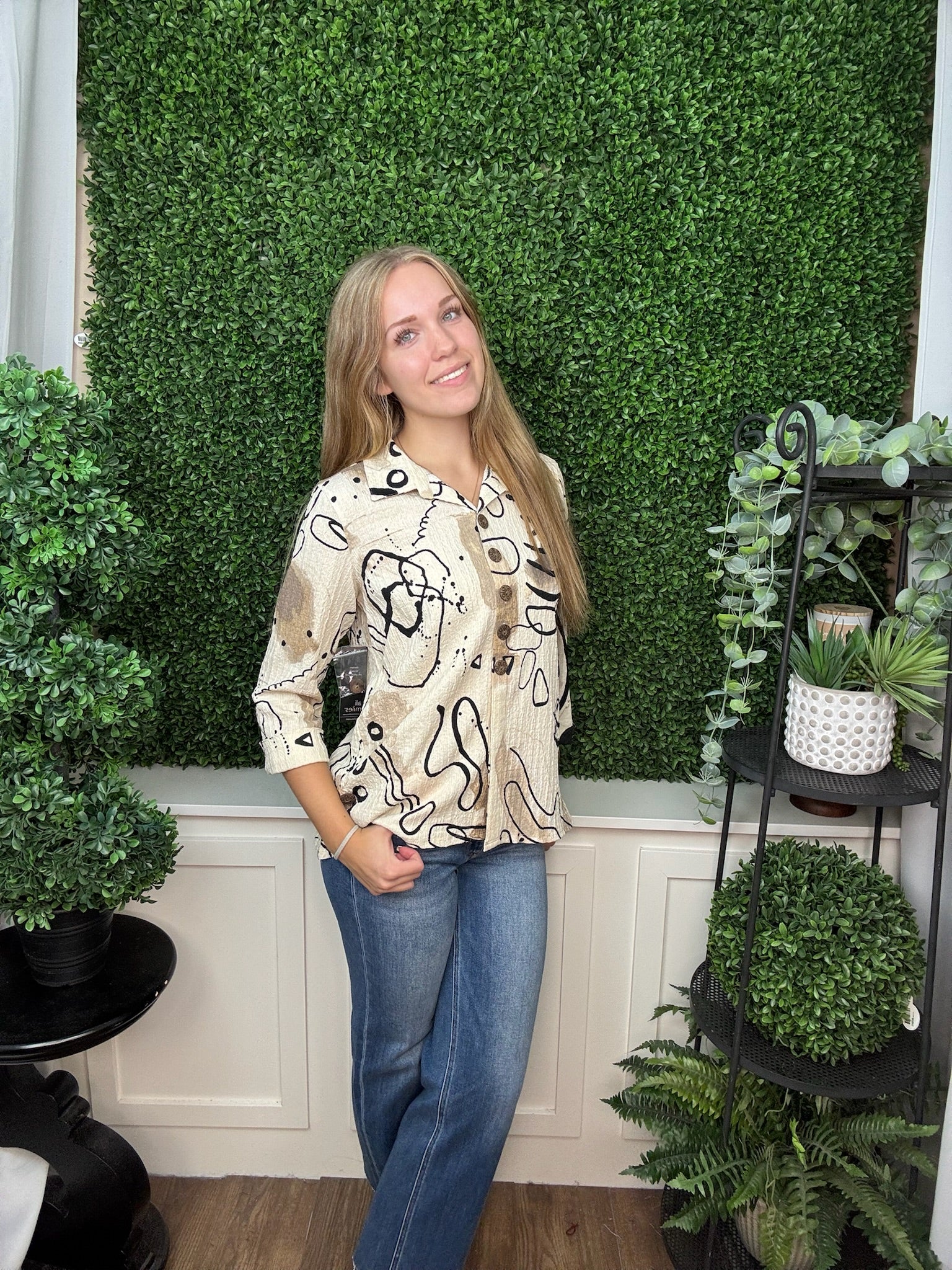 KNIT TEXTURED BUTTON FRONT TOP WITH POINT COLLAR & 3/4 SLEEVES - ABSMLT