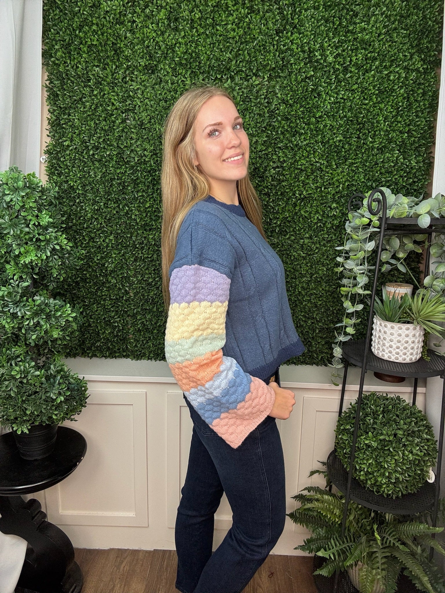 NAVY SWEATER W/COLORBLOCK OVERSIZED SLEEVES