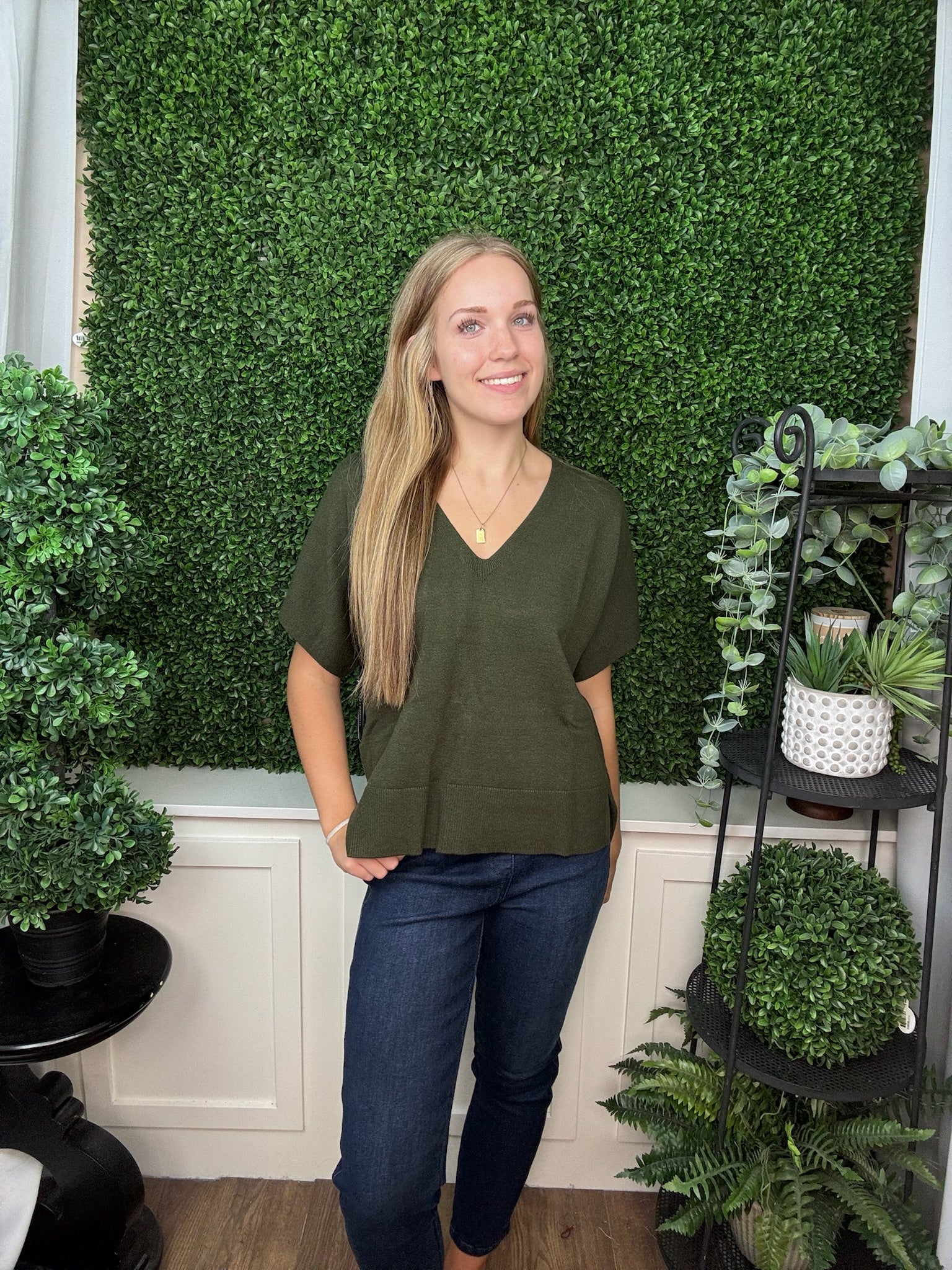 Short Sleeve V-Neck Dolman Popover Sweater with Step Hem - HUNTER GREEN