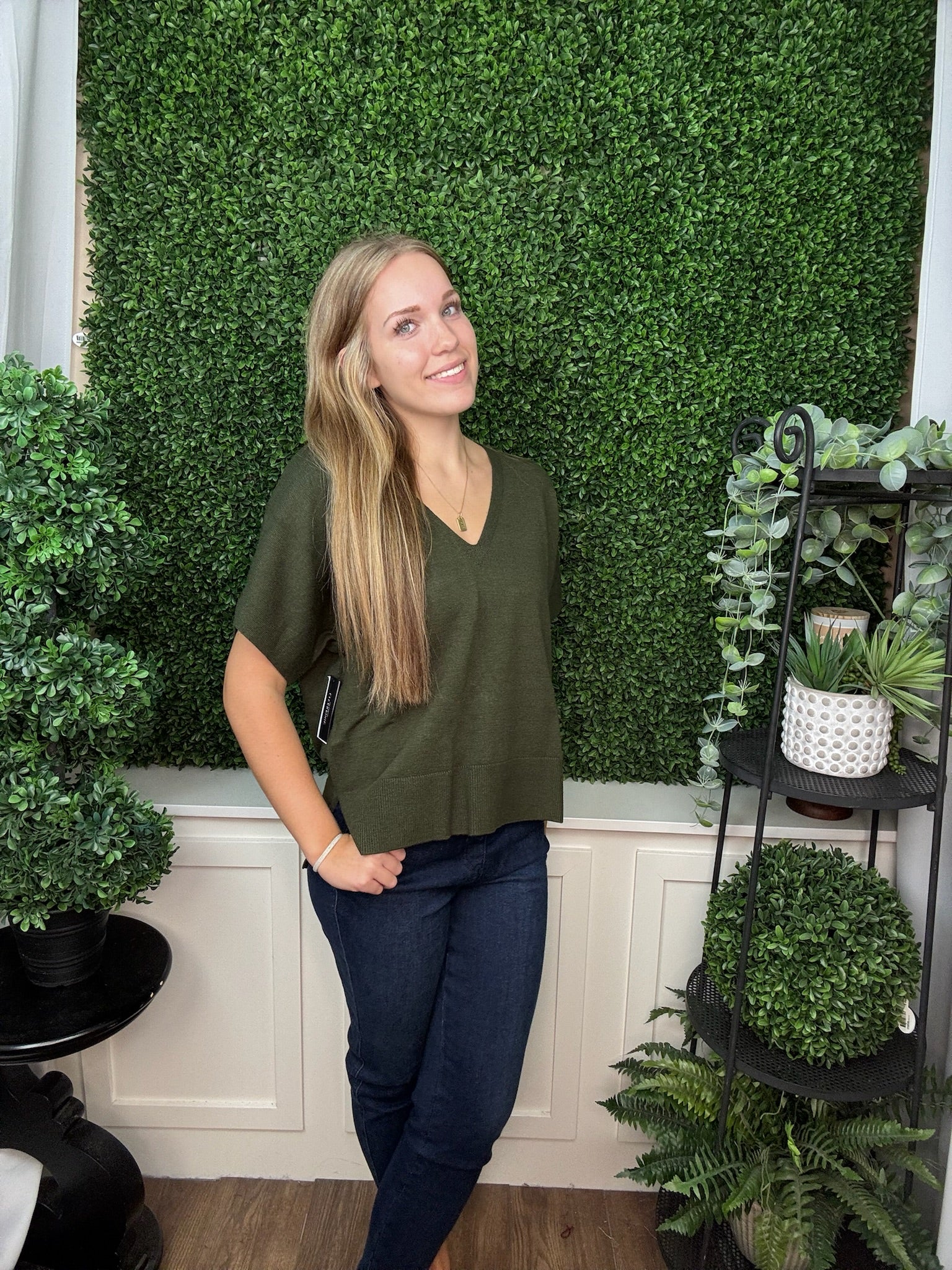 Short Sleeve V-Neck Dolman Popover Sweater with Step Hem - HUNTER GREEN