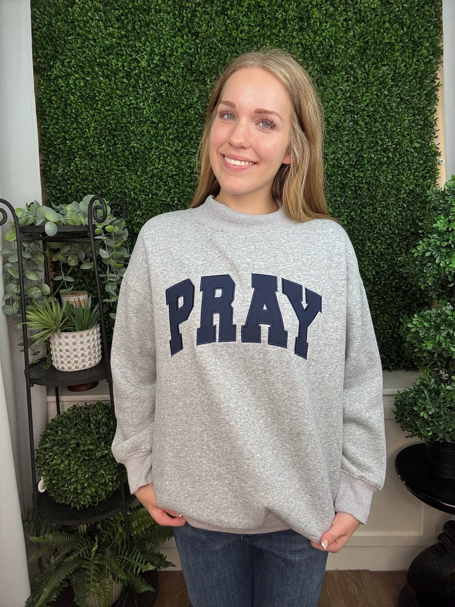 PRAY MOCKNECK SWEATSHIRT - GREY