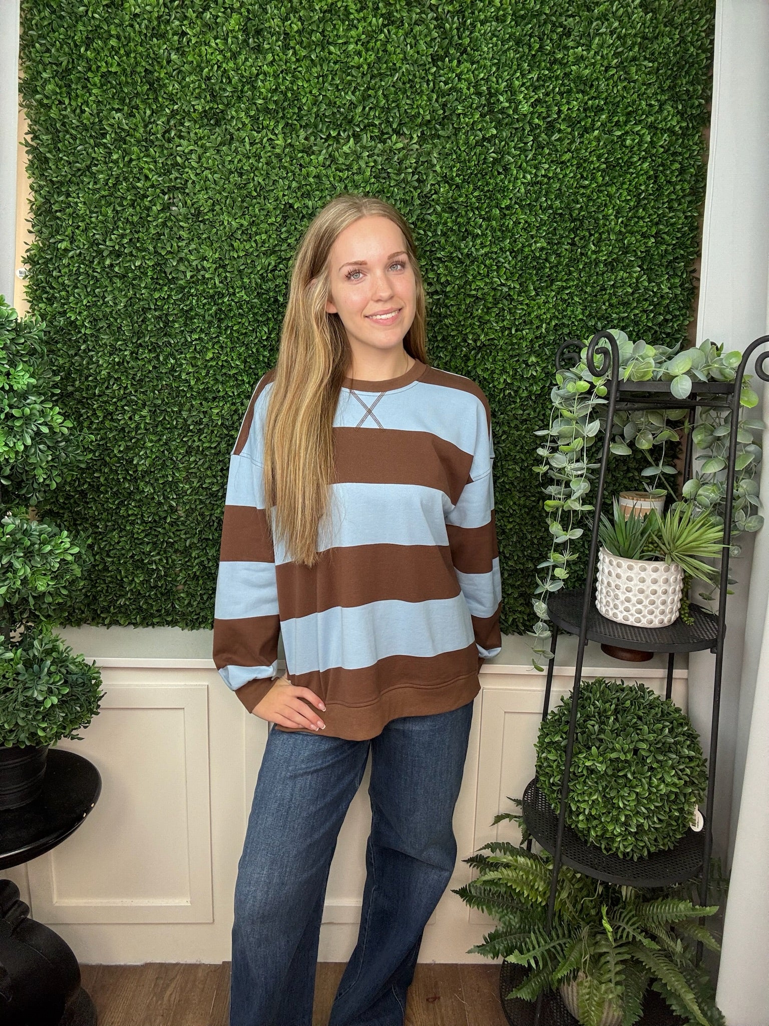 COLORBLOCK STRIPED CREWNECK SWEATSHIRT - CHOCO BROWN/ MOCHA/ RED