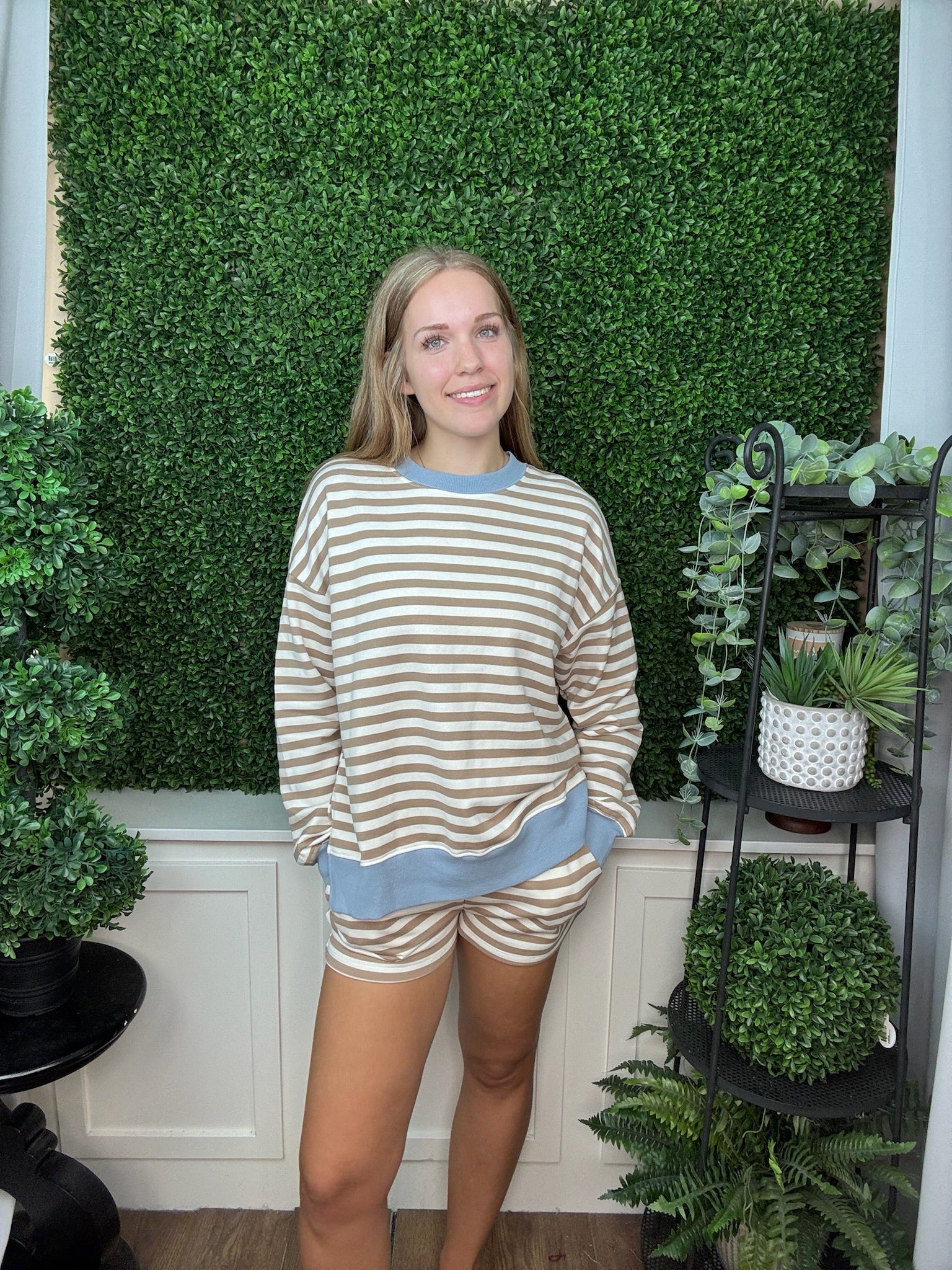 STRIPED CREW NECK LONG SLEEVE KNIT TOP AND SHORTS SET