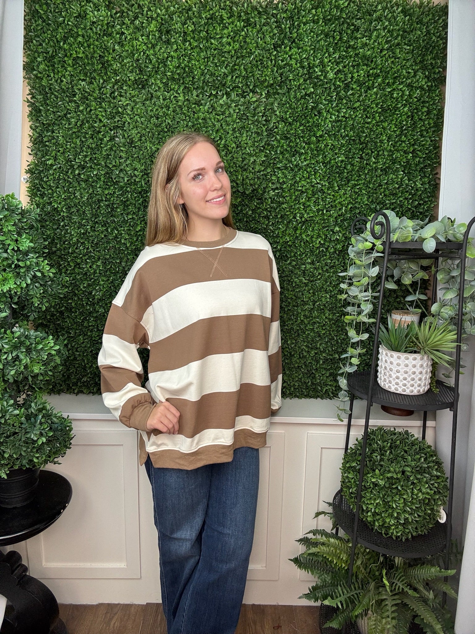 COLORBLOCK STRIPED CREWNECK SWEATSHIRT - CHOCO BROWN/ MOCHA/ RED