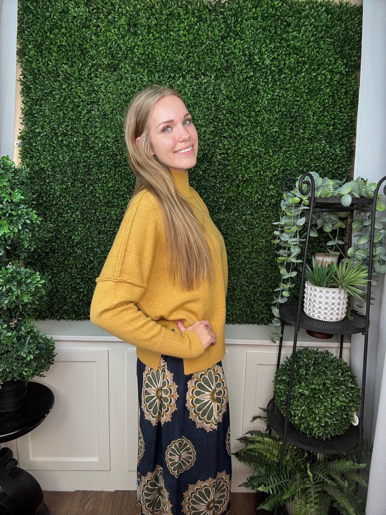 HIGH NECK CREWNECK SWEATER - MUSTARD