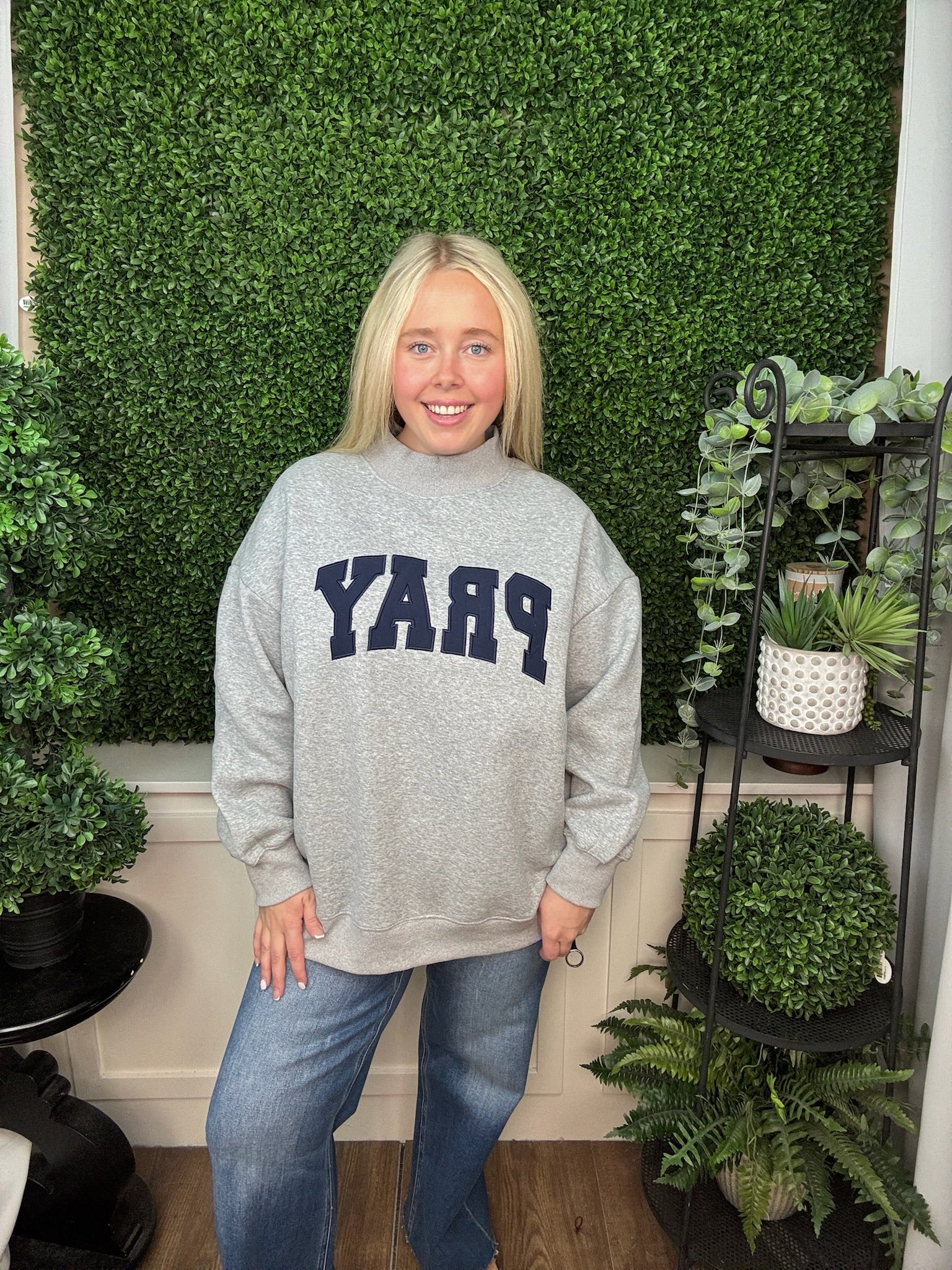 PRAY MOCKNECK SWEATSHIRT - GREY