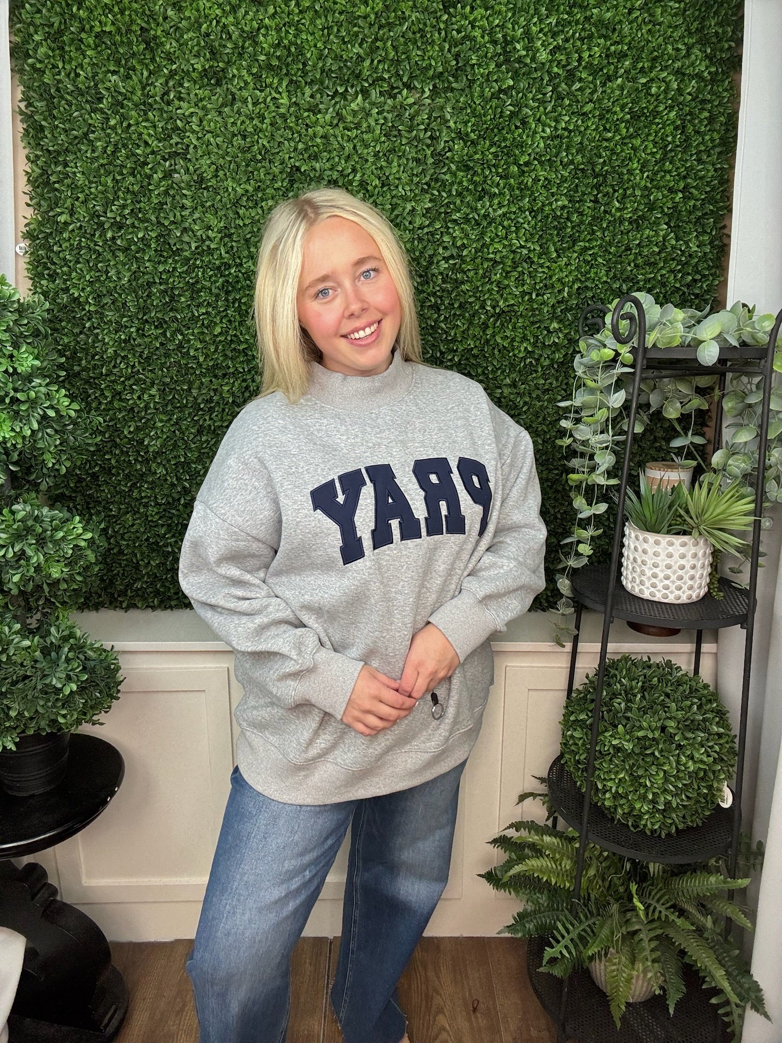 PRAY MOCKNECK SWEATSHIRT - GREY