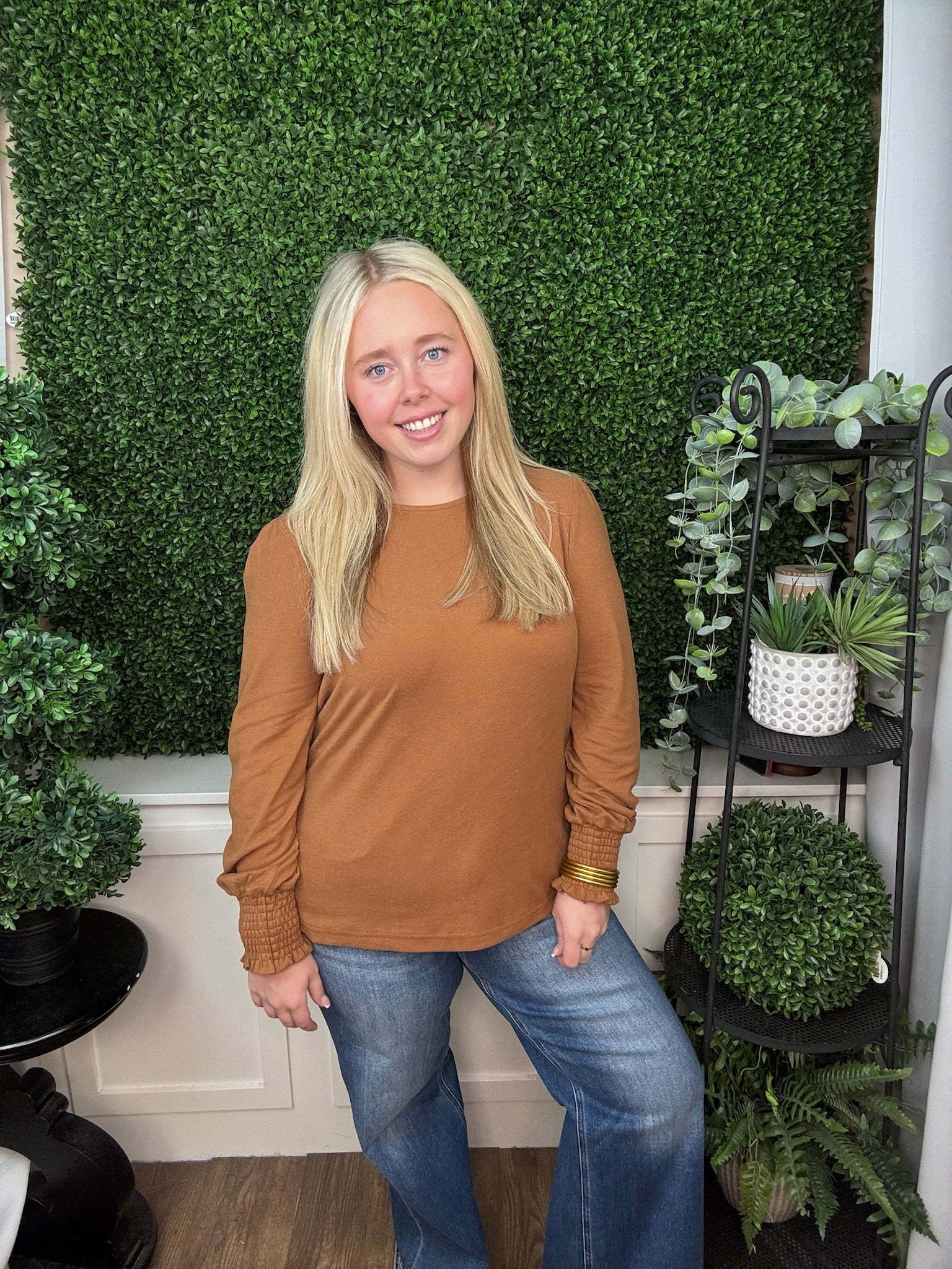 SHANTEL CREW NECK LONG SLEEVE TOP - CAMEL